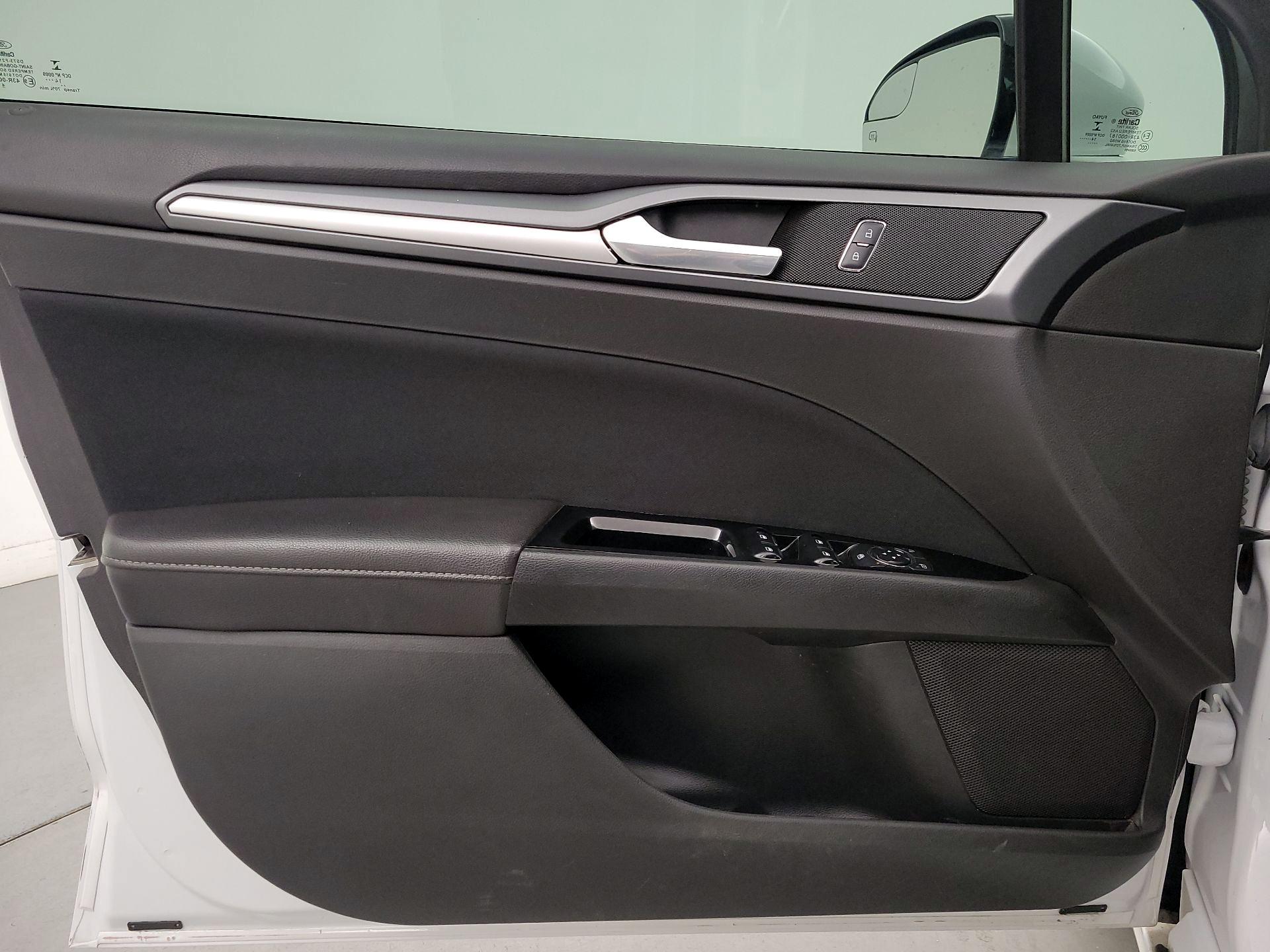 Thumbnail: 2015 Ford Fusion - 12