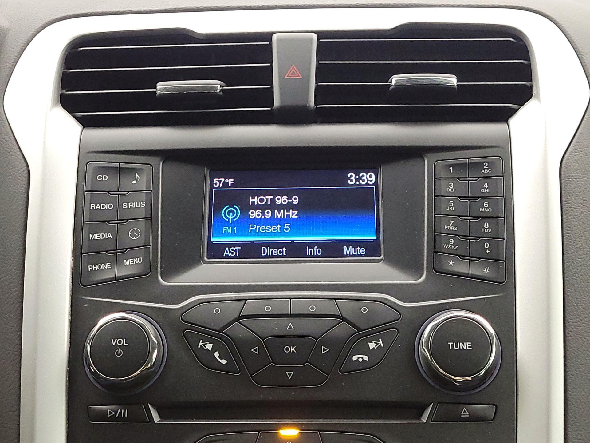 Thumbnail: 2015 Ford Fusion - 15