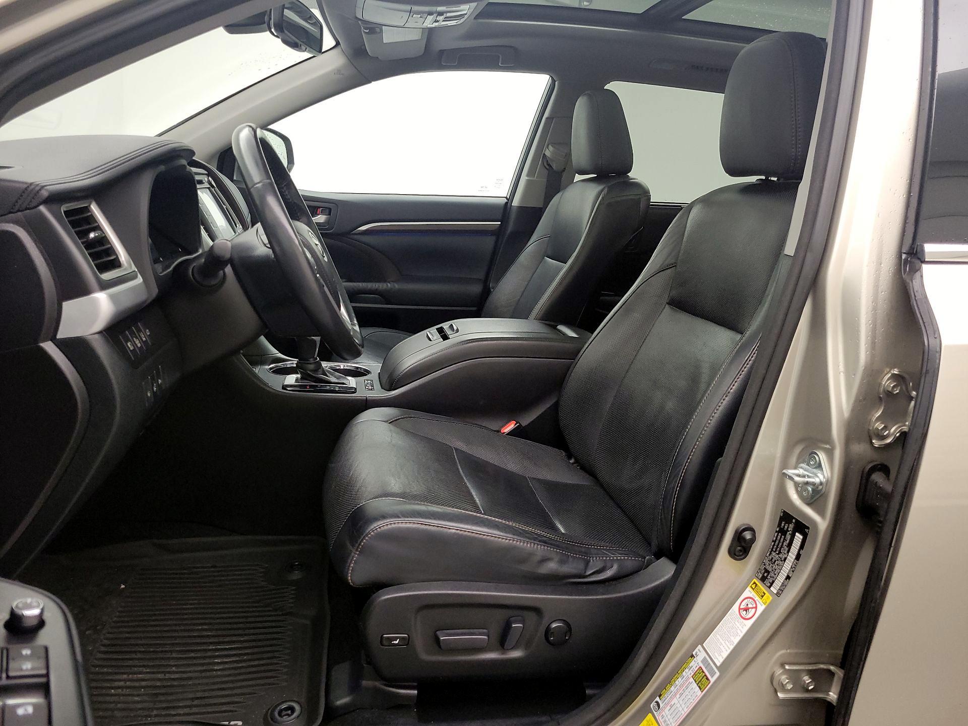 Thumbnail: 2014 Toyota Highlander - 11