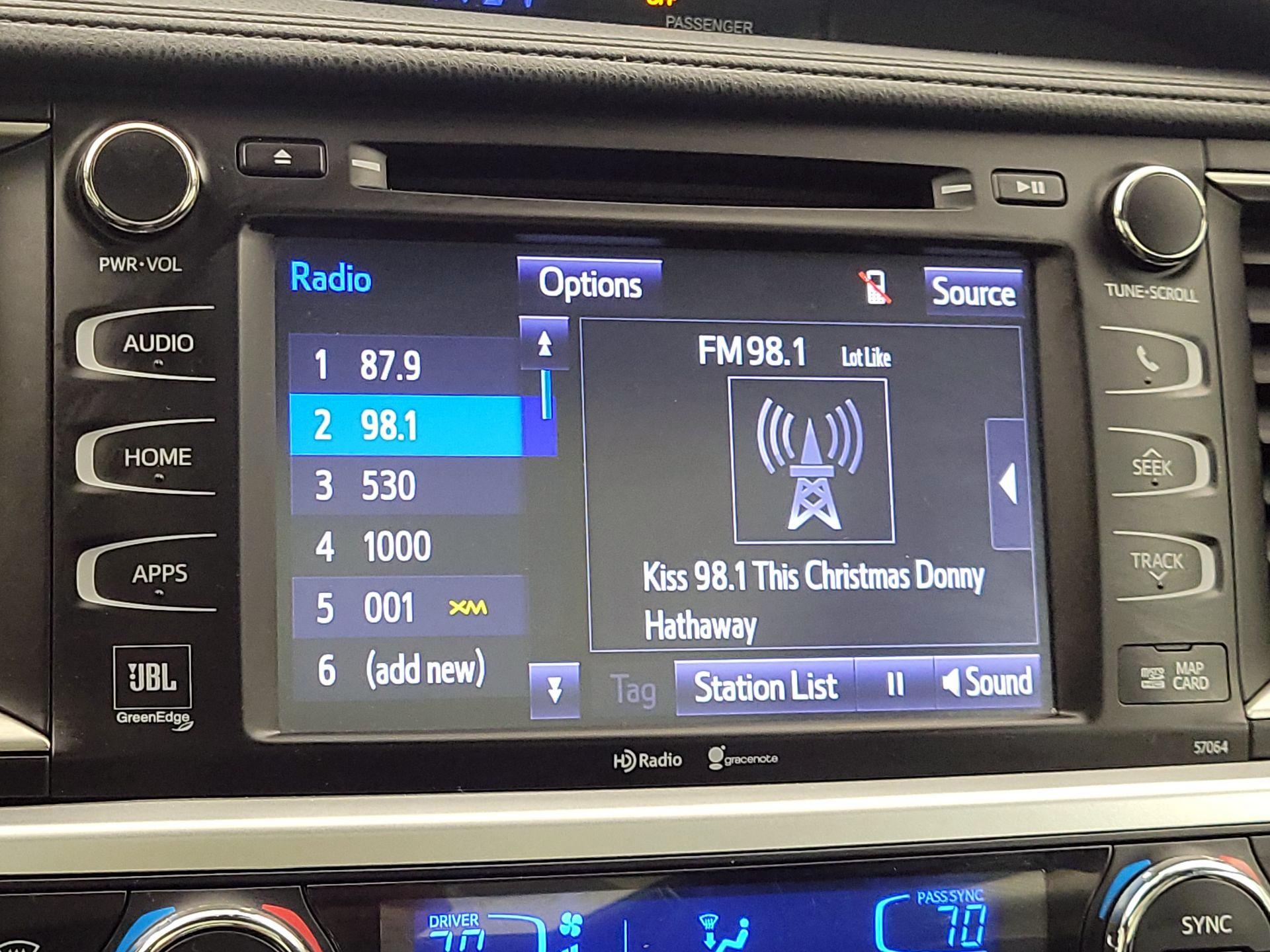 Thumbnail: 2014 Toyota Highlander - 16