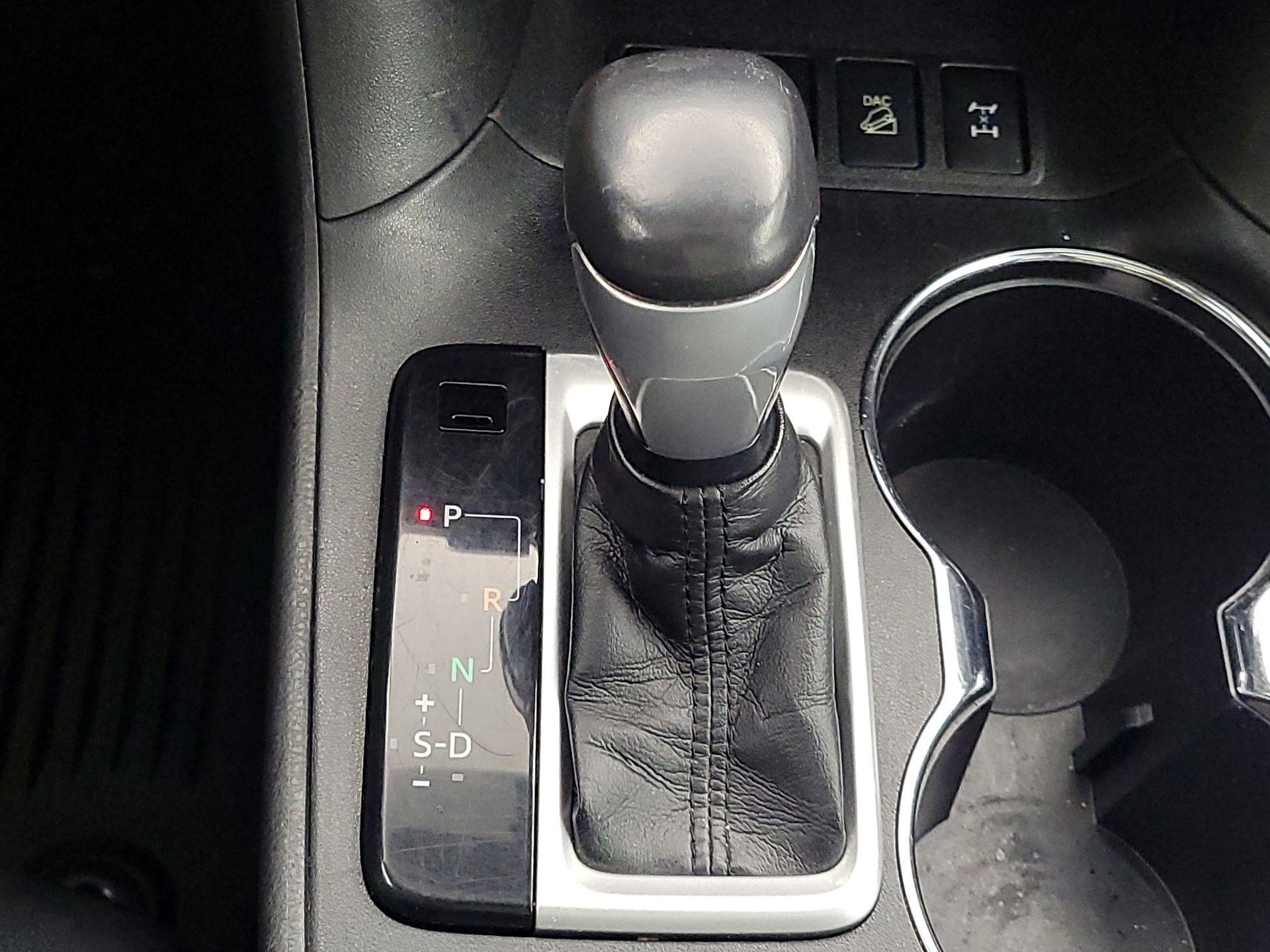 Thumbnail: 2014 Toyota Highlander - 18