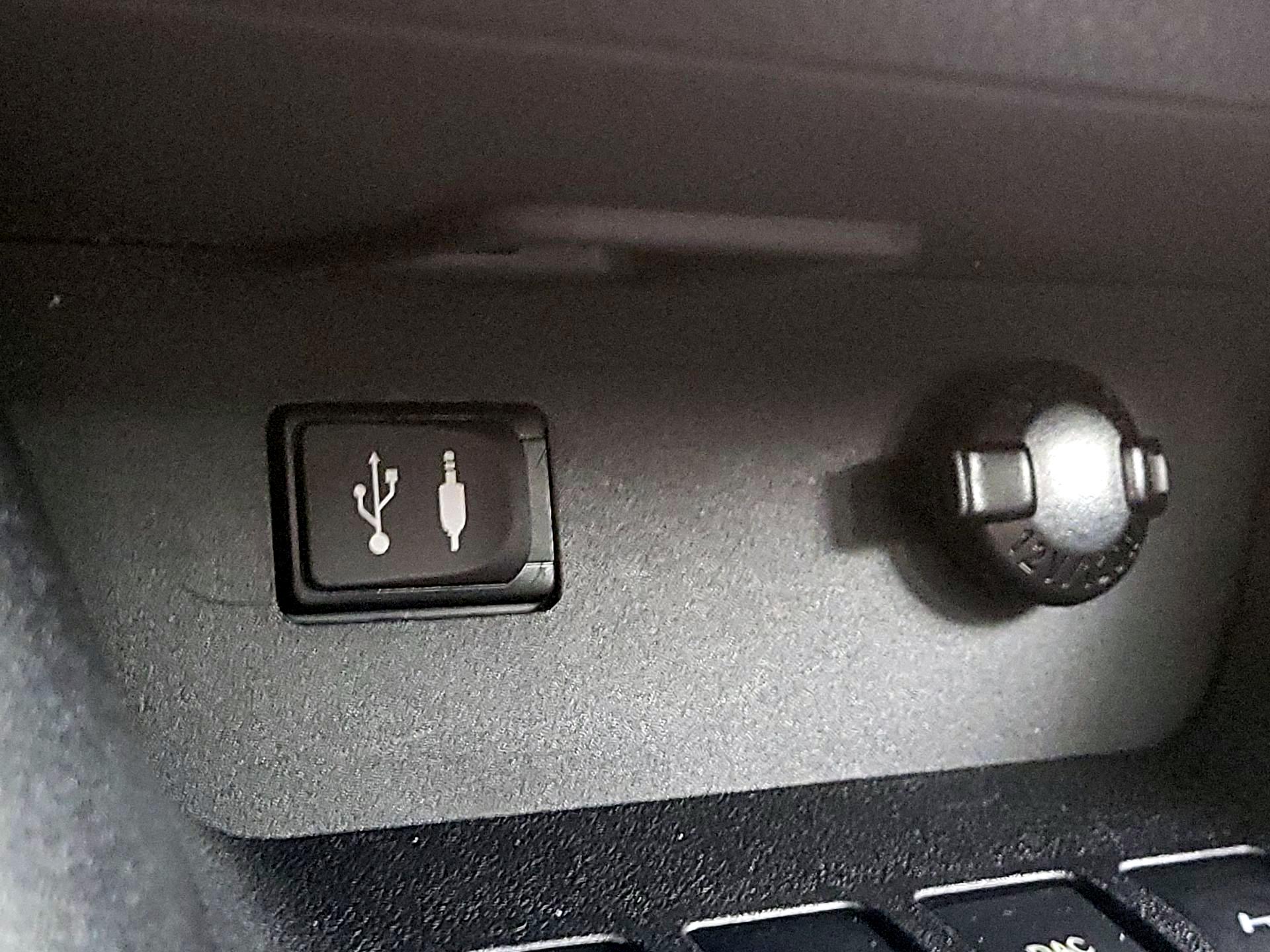 Thumbnail: 2014 Toyota Highlander - 19