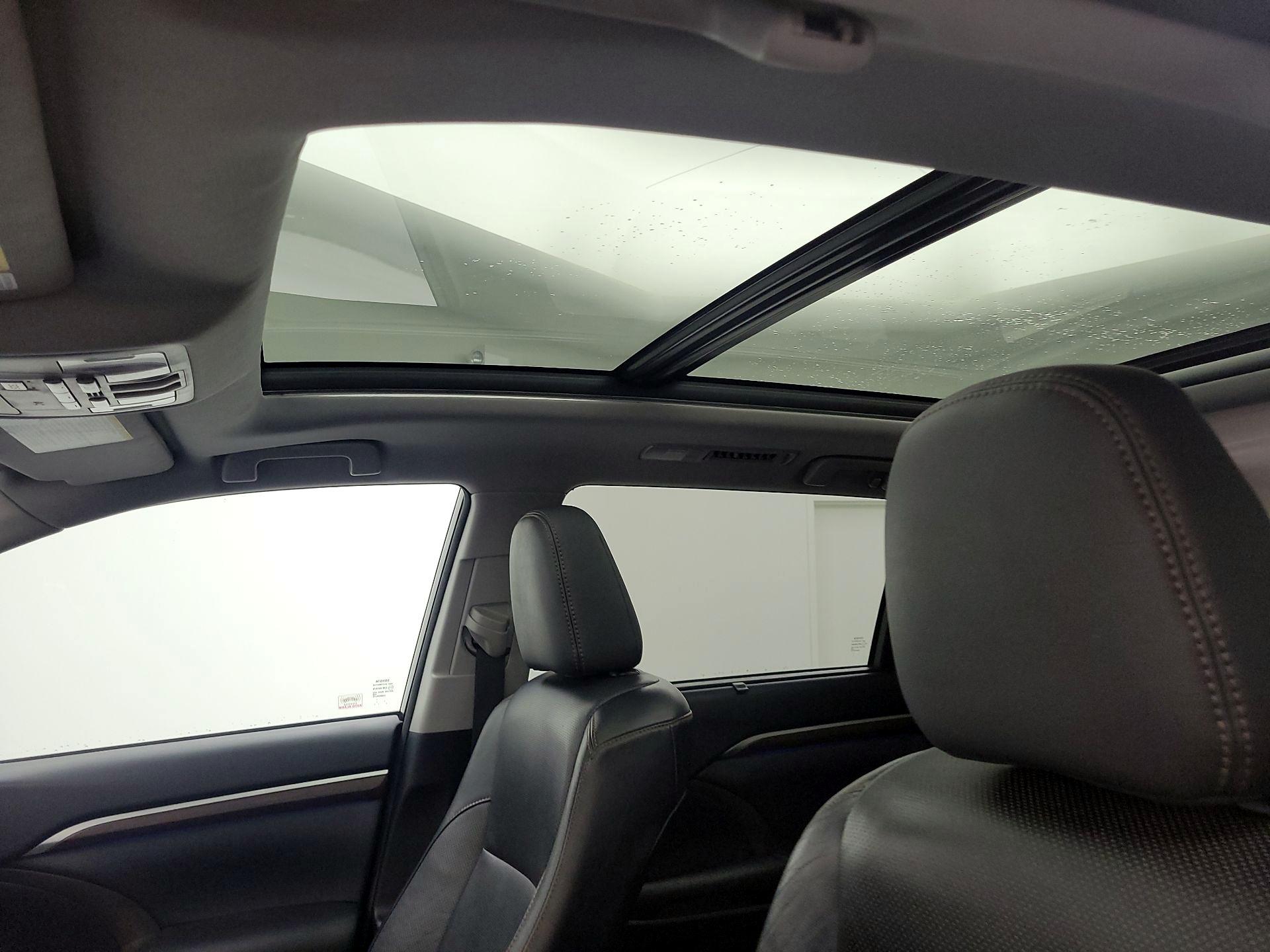 Thumbnail: 2014 Toyota Highlander - 20