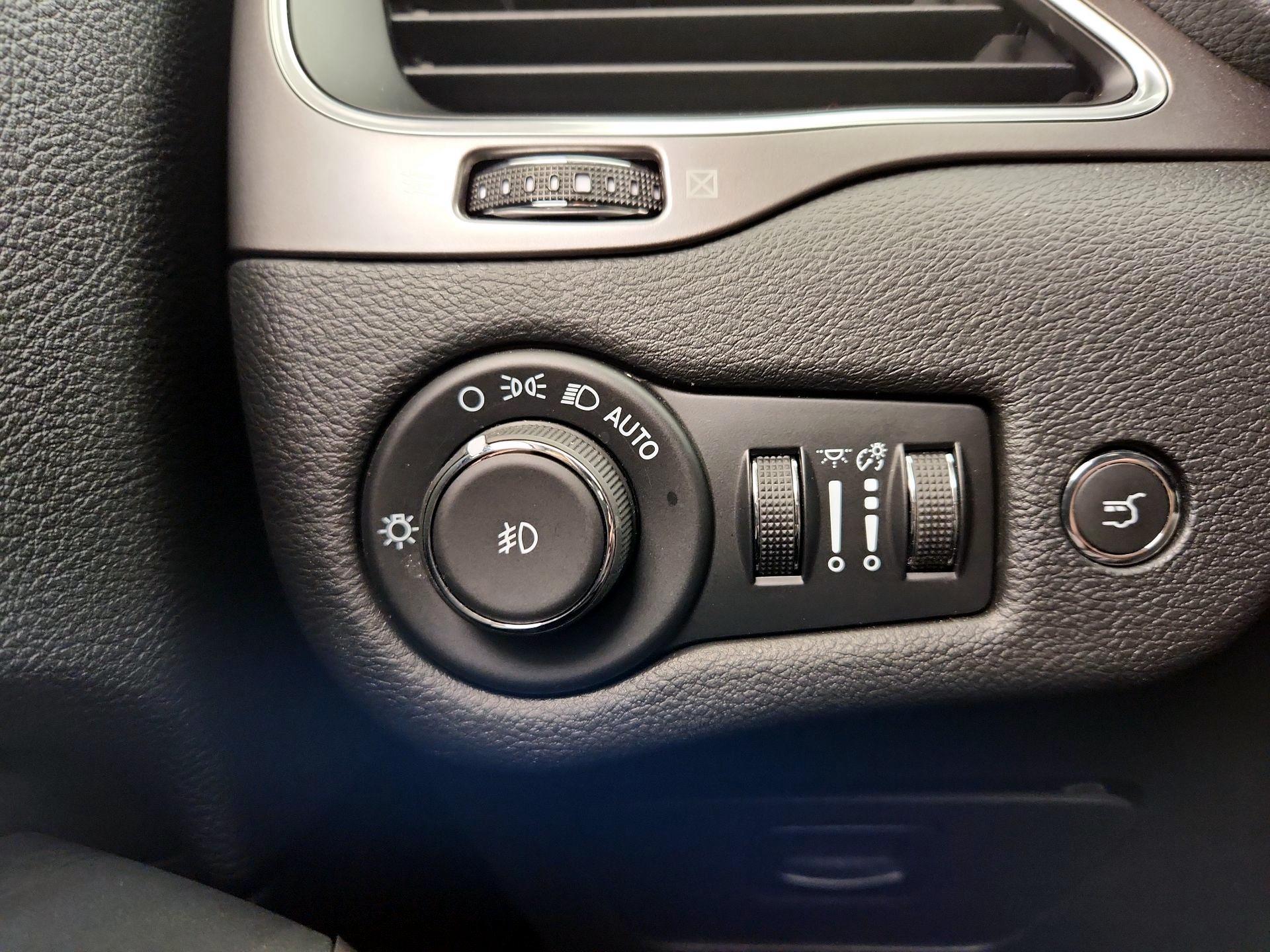 Thumbnail: 2022 Jeep Cherokee - 13