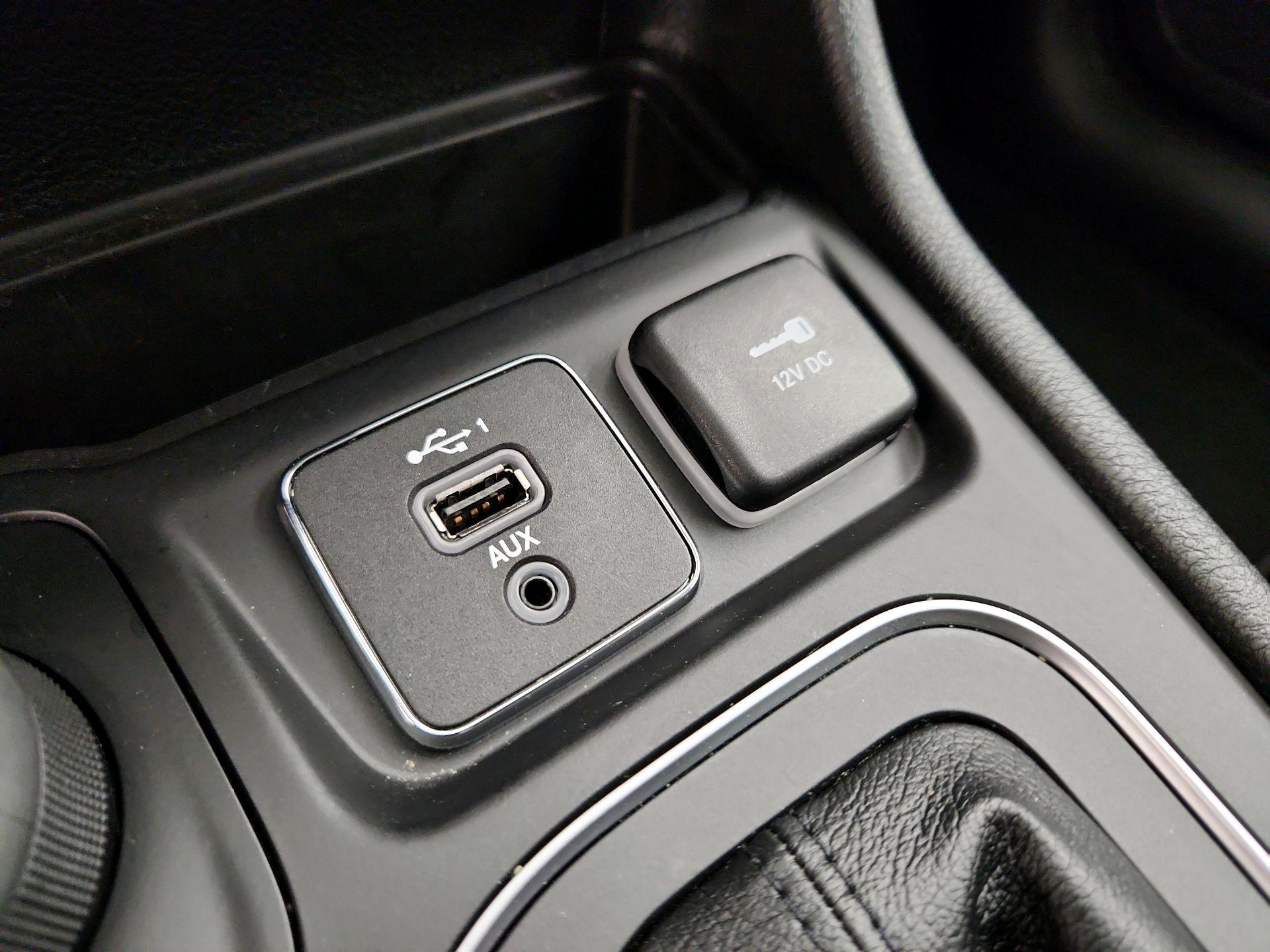 Thumbnail: 2022 Jeep Cherokee - 18