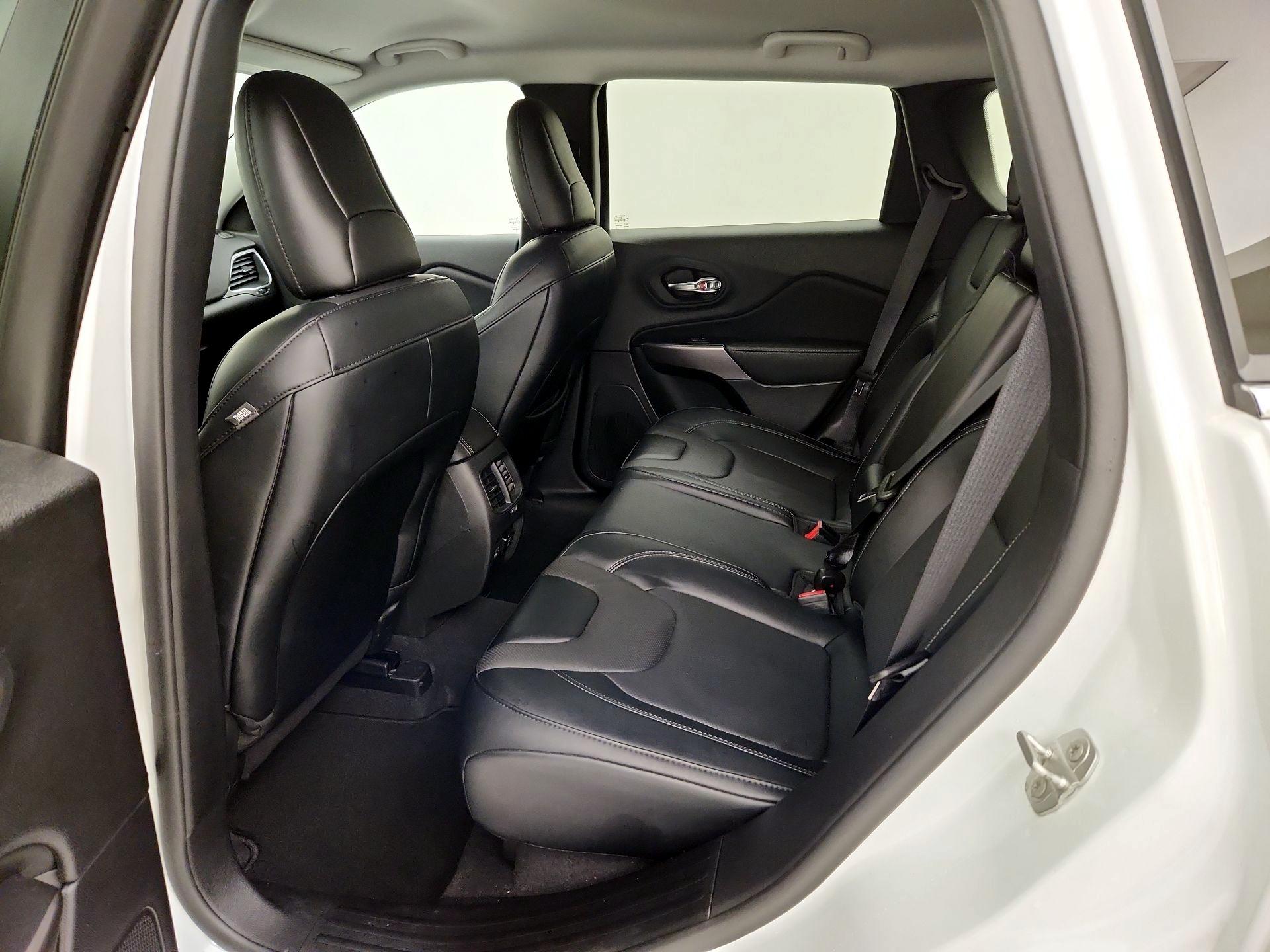 Thumbnail: 2022 Jeep Cherokee - 19