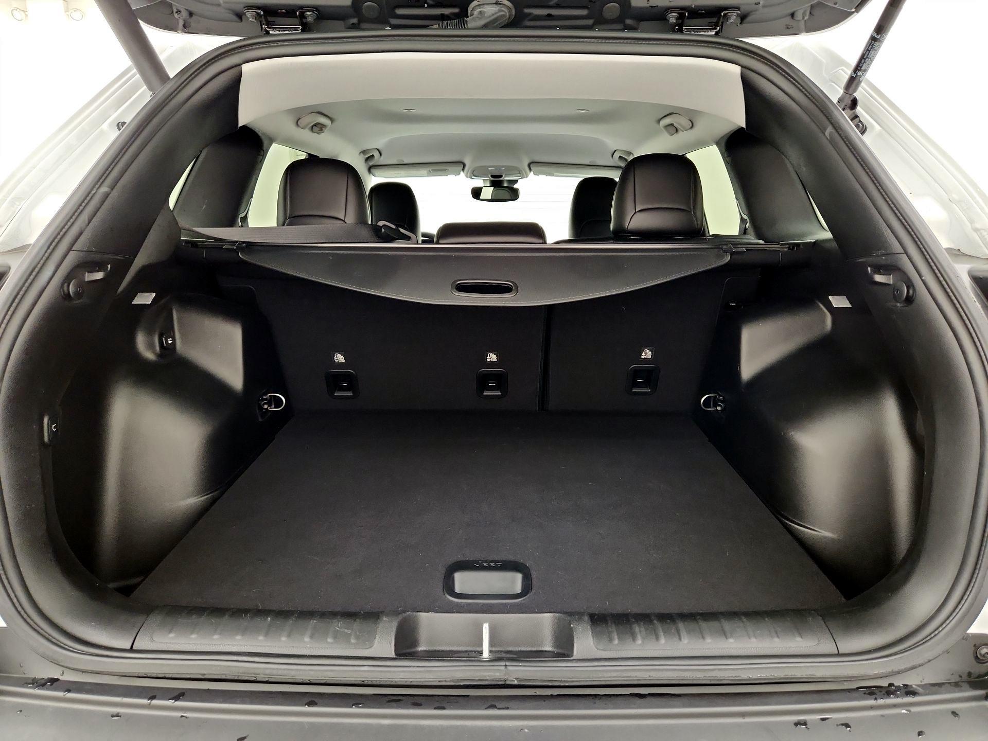 Thumbnail: 2022 Jeep Cherokee - 20