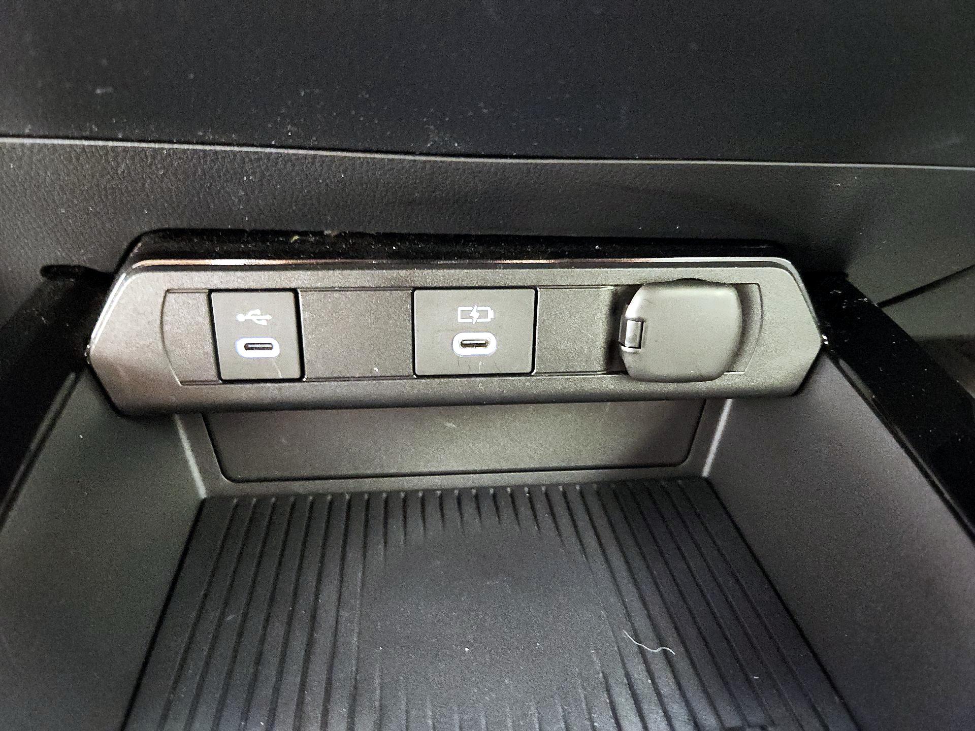 Thumbnail: 2024 Toyota Prius - 18