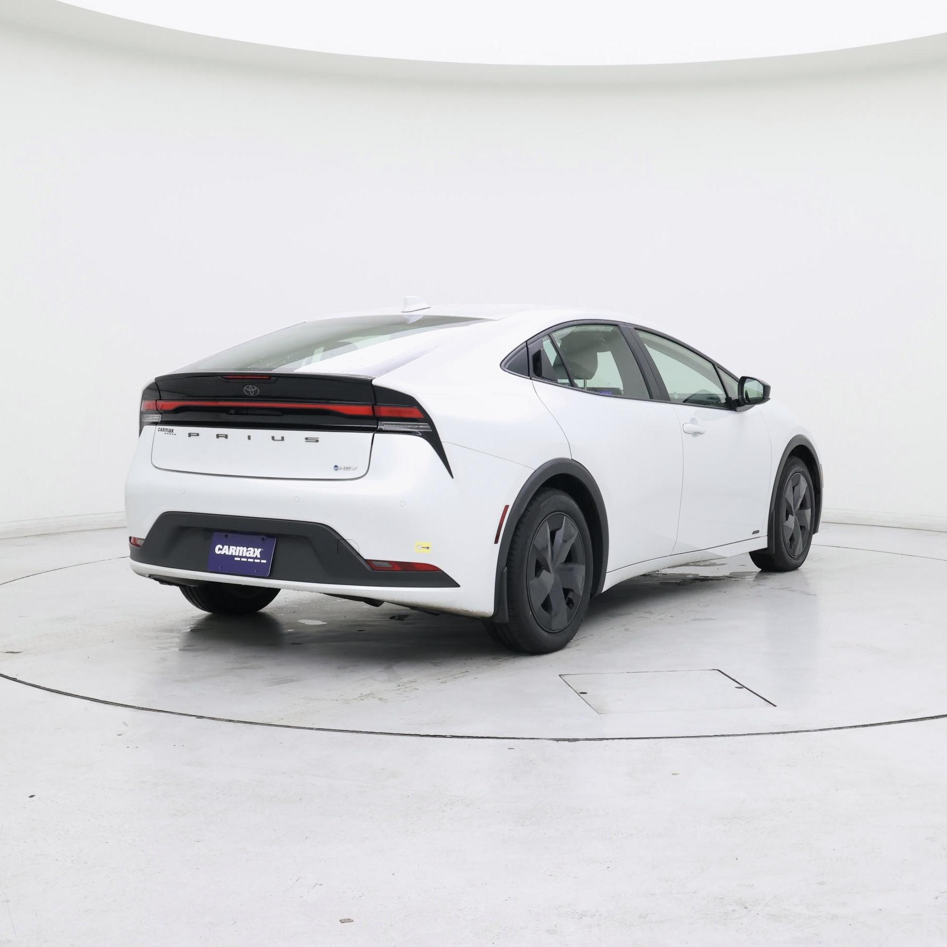 Thumbnail: 2024 Toyota Prius - 8