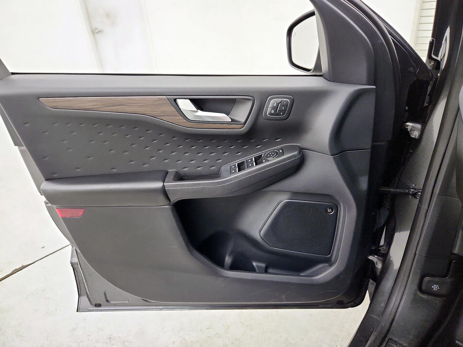 Thumbnail: 2020 Ford Escape - 12