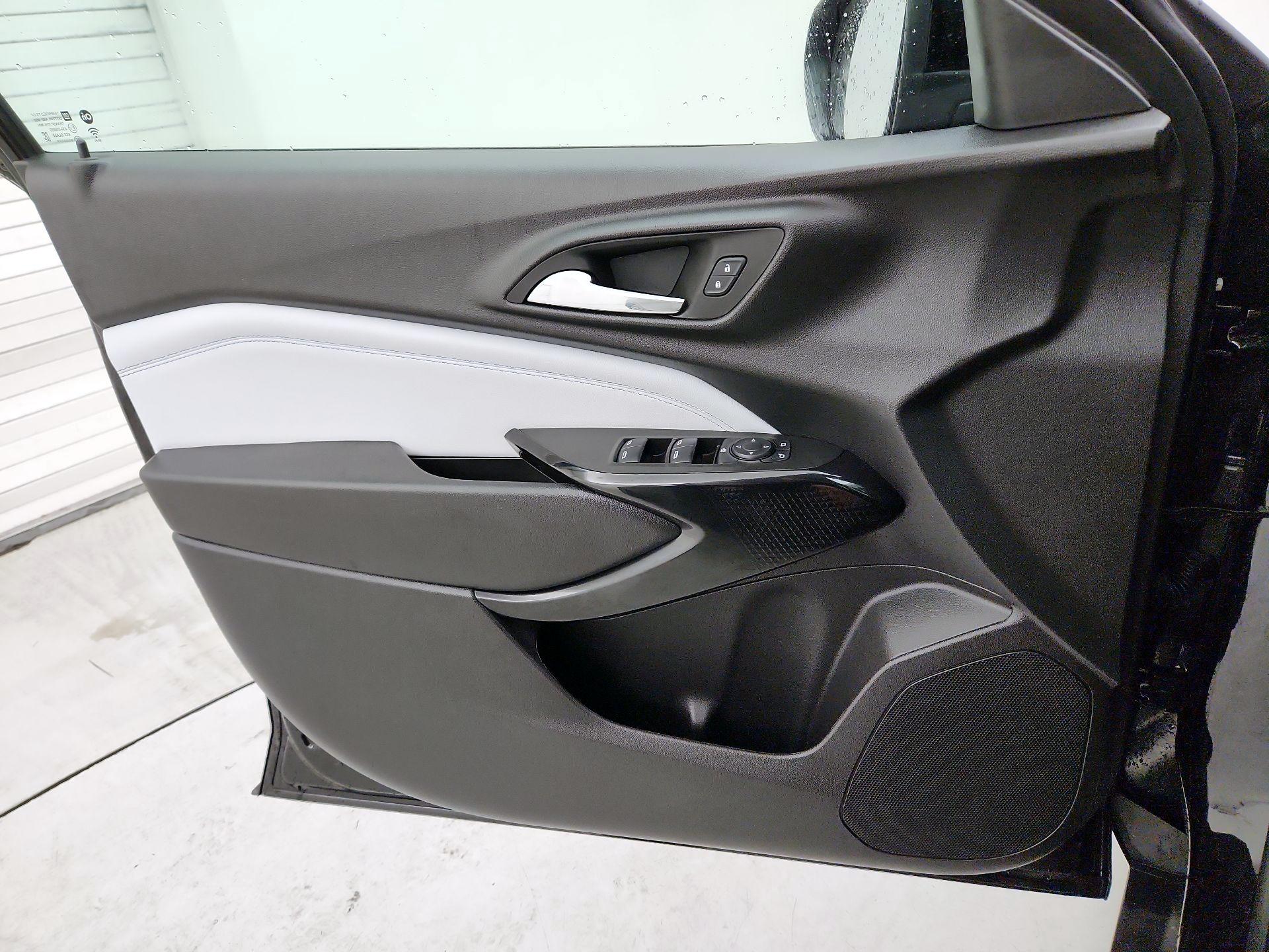 Thumbnail: 2025 Chevrolet Trax - 12