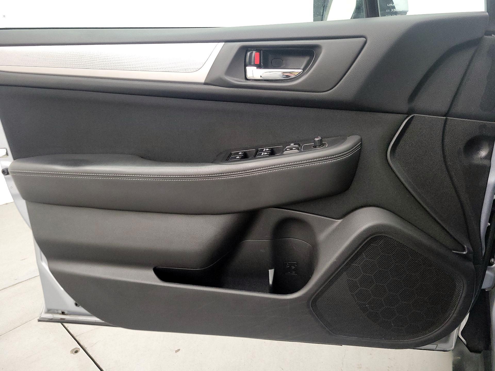 Thumbnail: 2015 Subaru Outback - 12