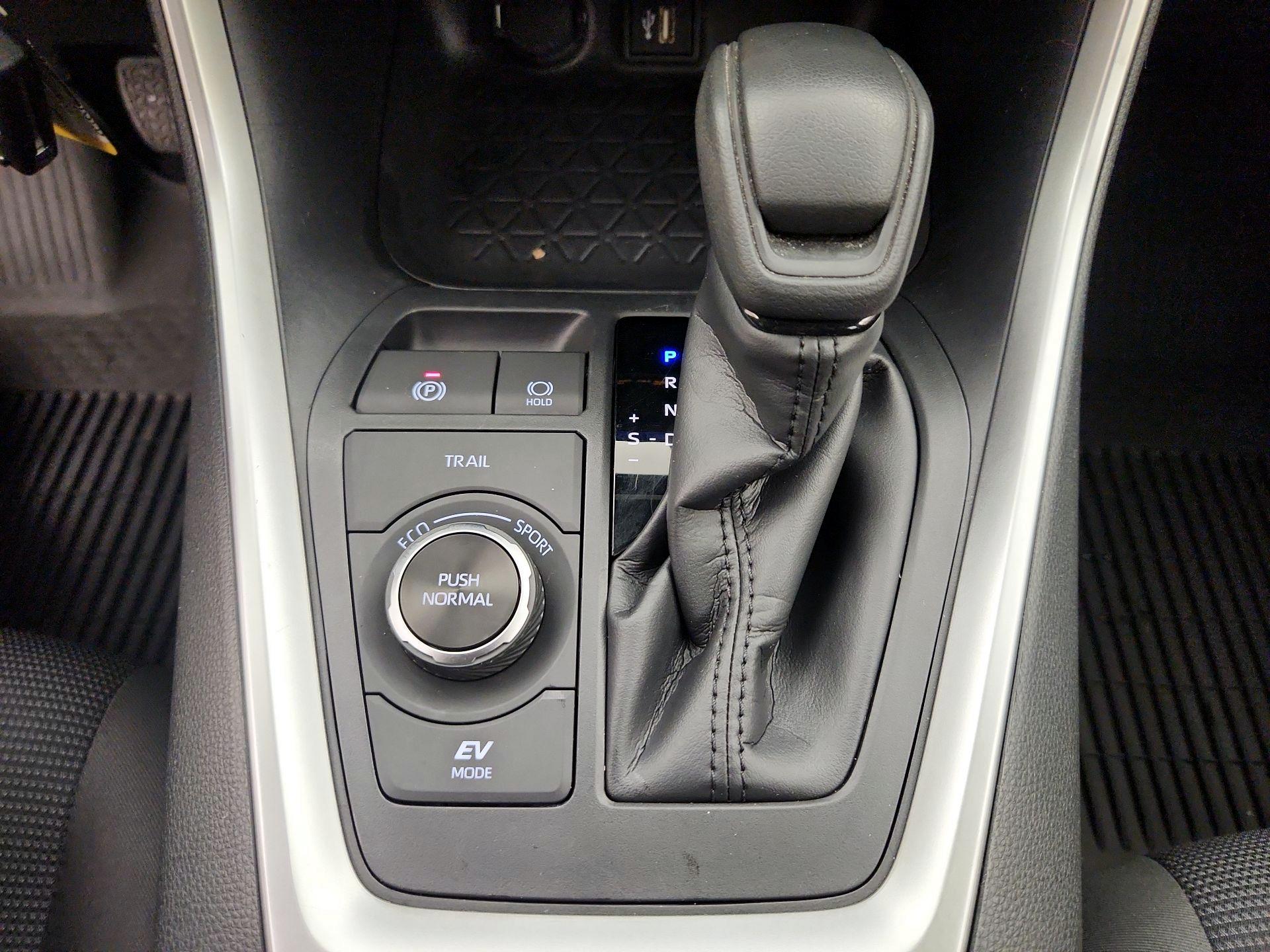 Thumbnail: 2024 Toyota RAV4 - 17