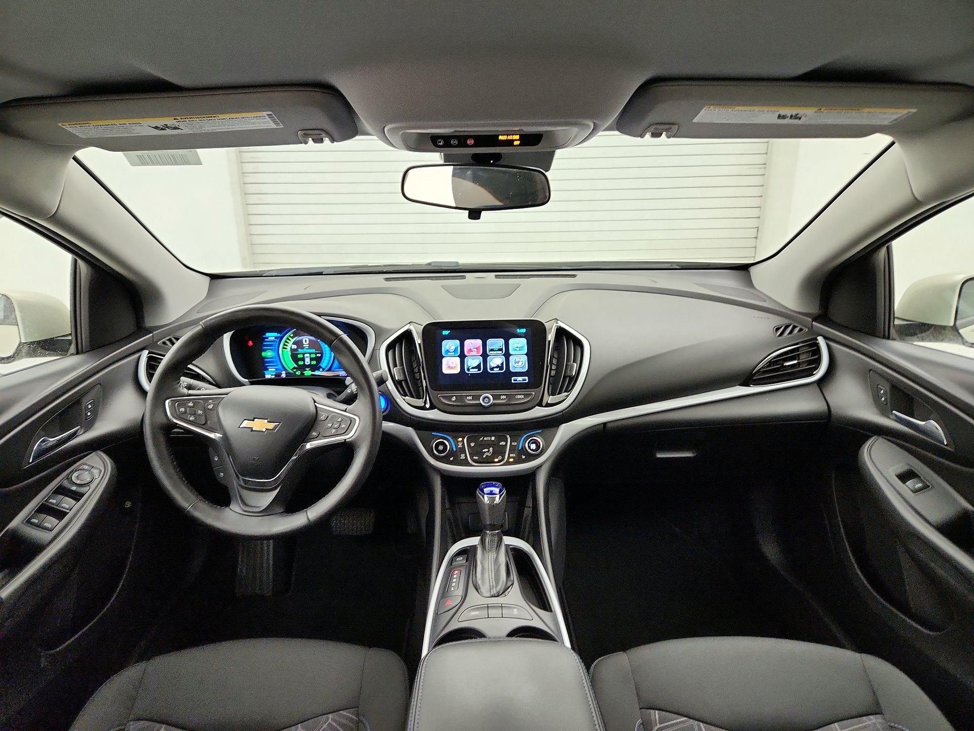 Thumbnail: 2017 Chevrolet Volt - 9