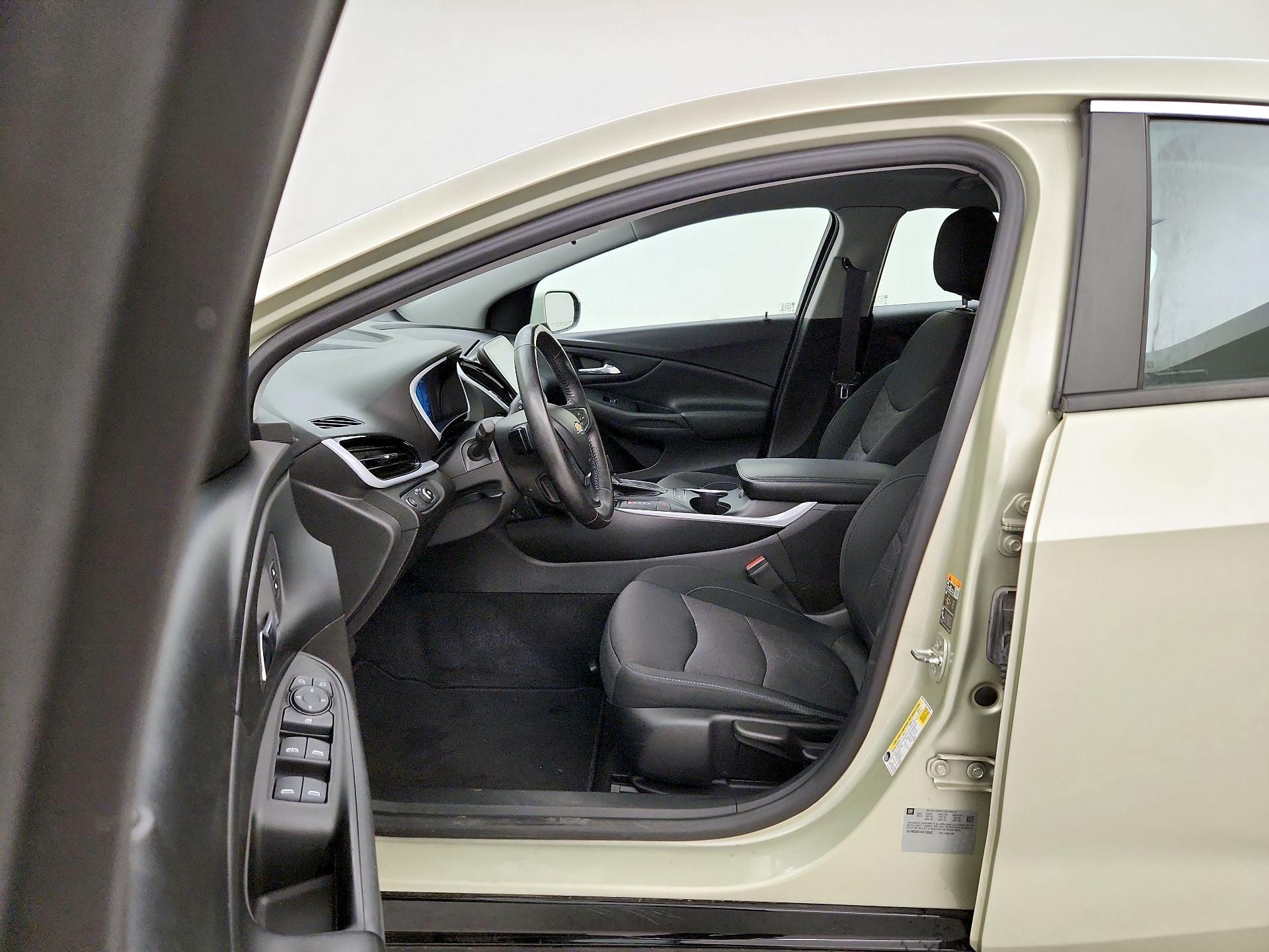 Thumbnail: 2017 Chevrolet Volt - 11