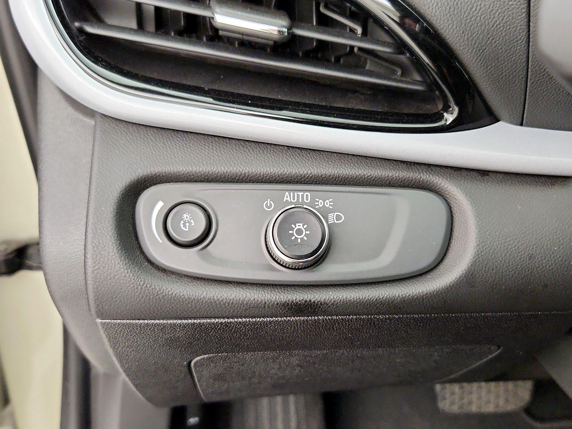 Thumbnail: 2017 Chevrolet Volt - 13