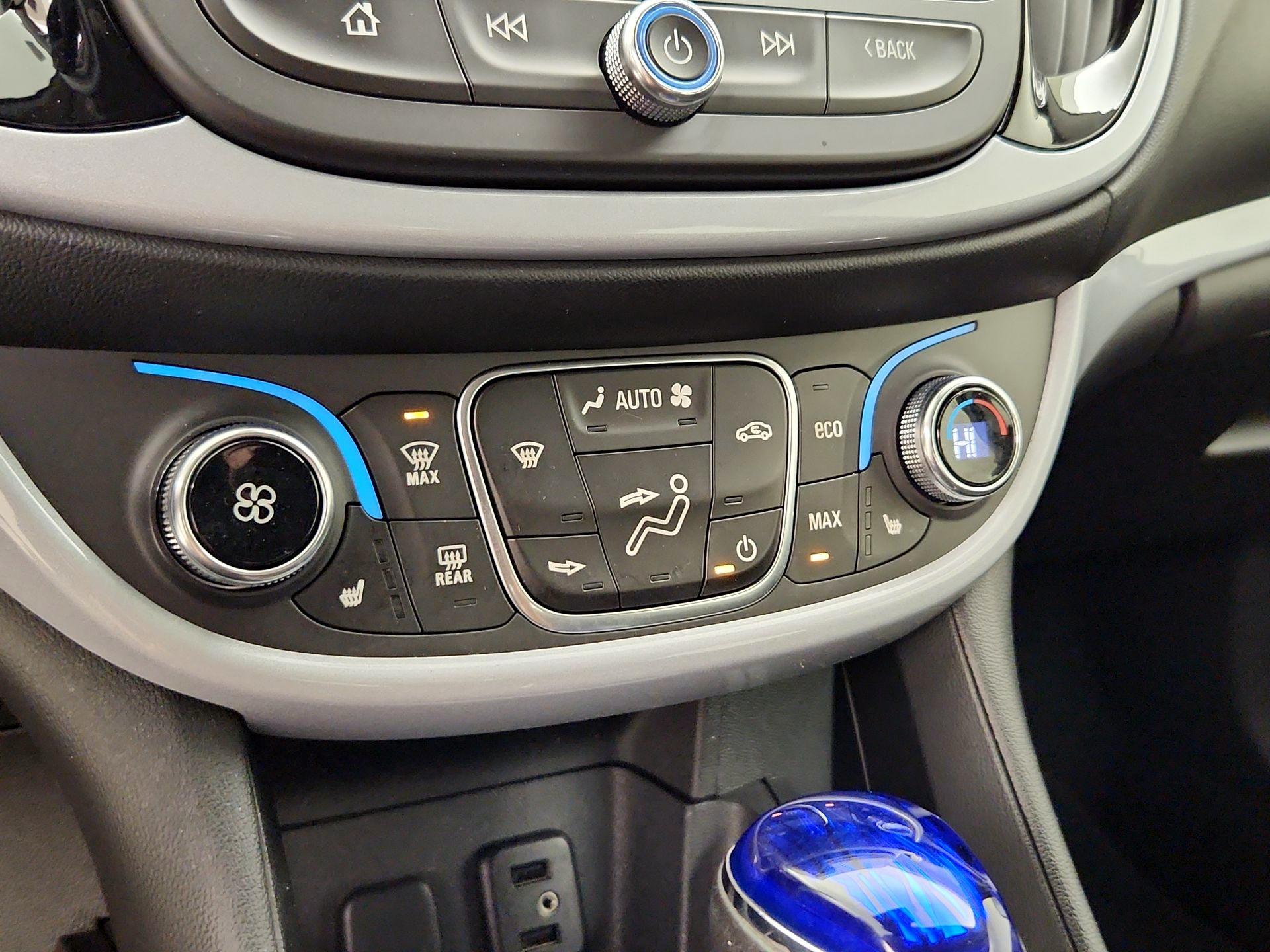 Thumbnail: 2017 Chevrolet Volt - 16