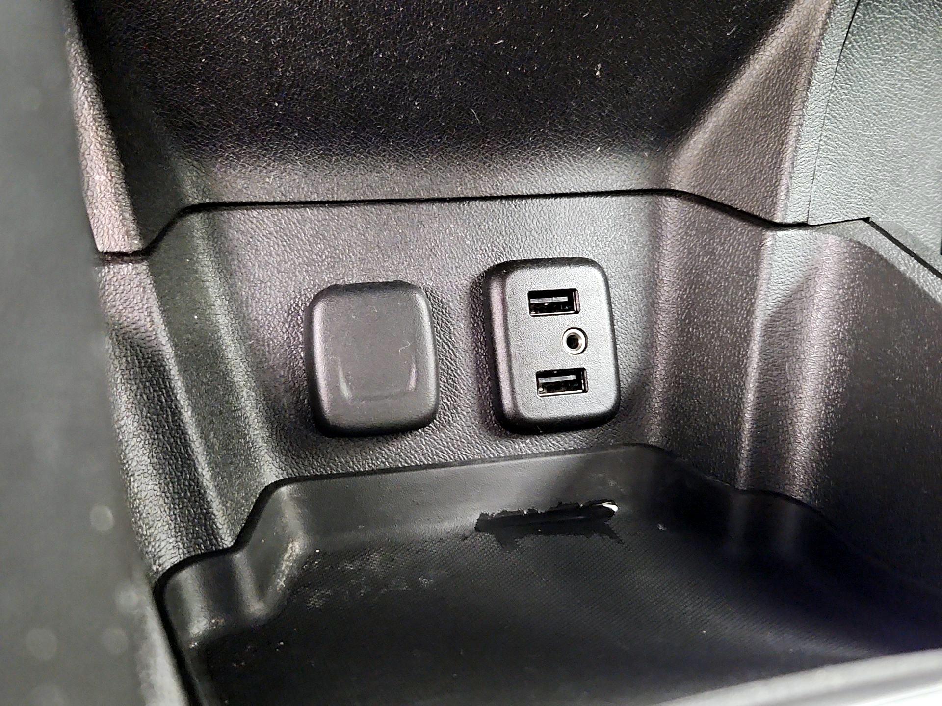 Thumbnail: 2017 Chevrolet Volt - 18