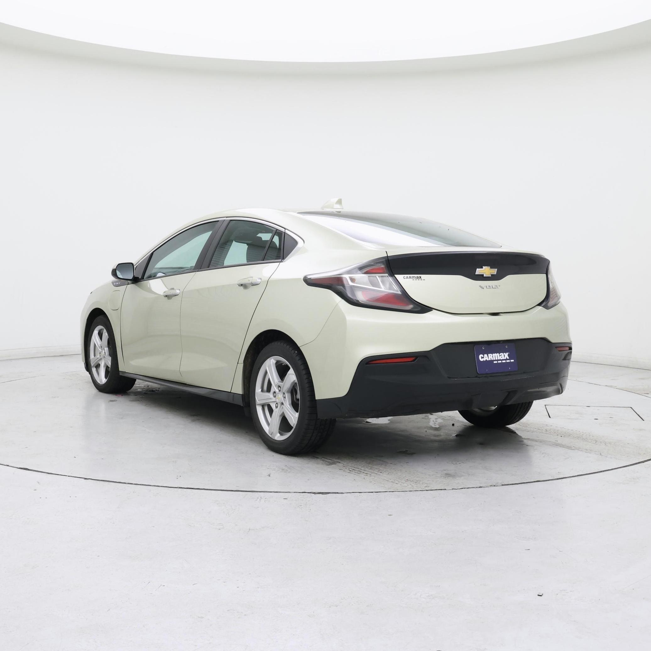 Thumbnail: 2017 Chevrolet Volt - 2