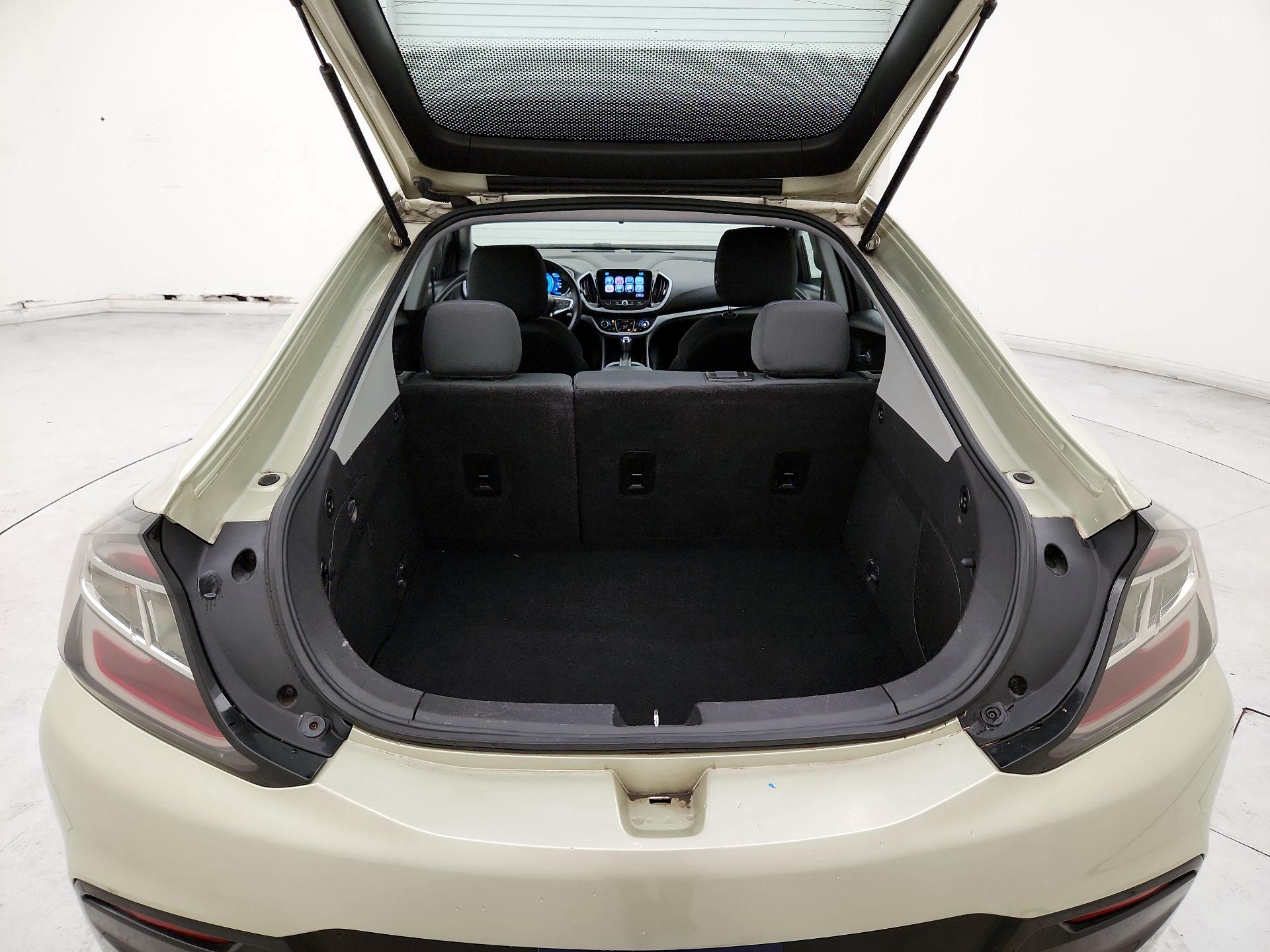 Thumbnail: 2017 Chevrolet Volt - 20