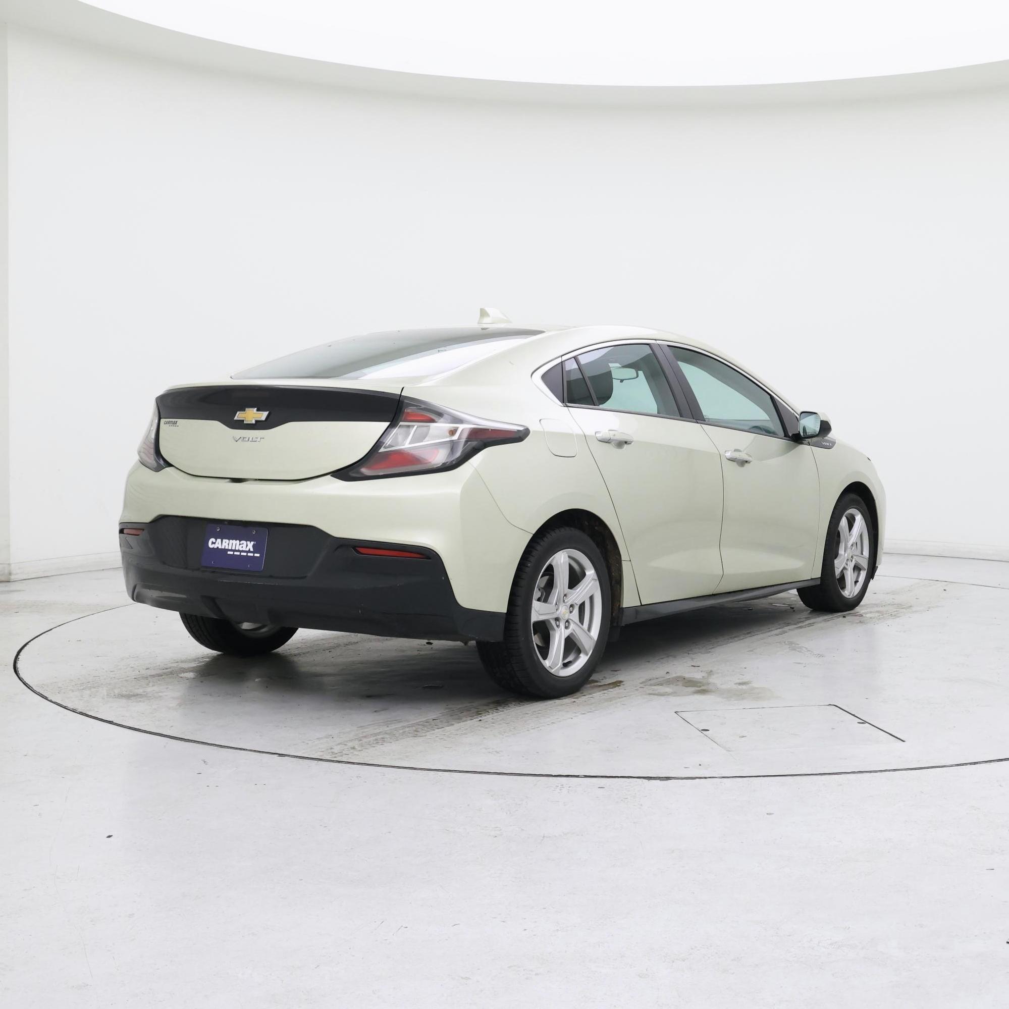Thumbnail: 2017 Chevrolet Volt - 8