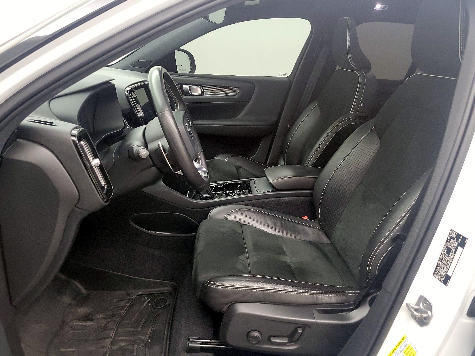 Thumbnail: 2020 Volvo XC40 - 11