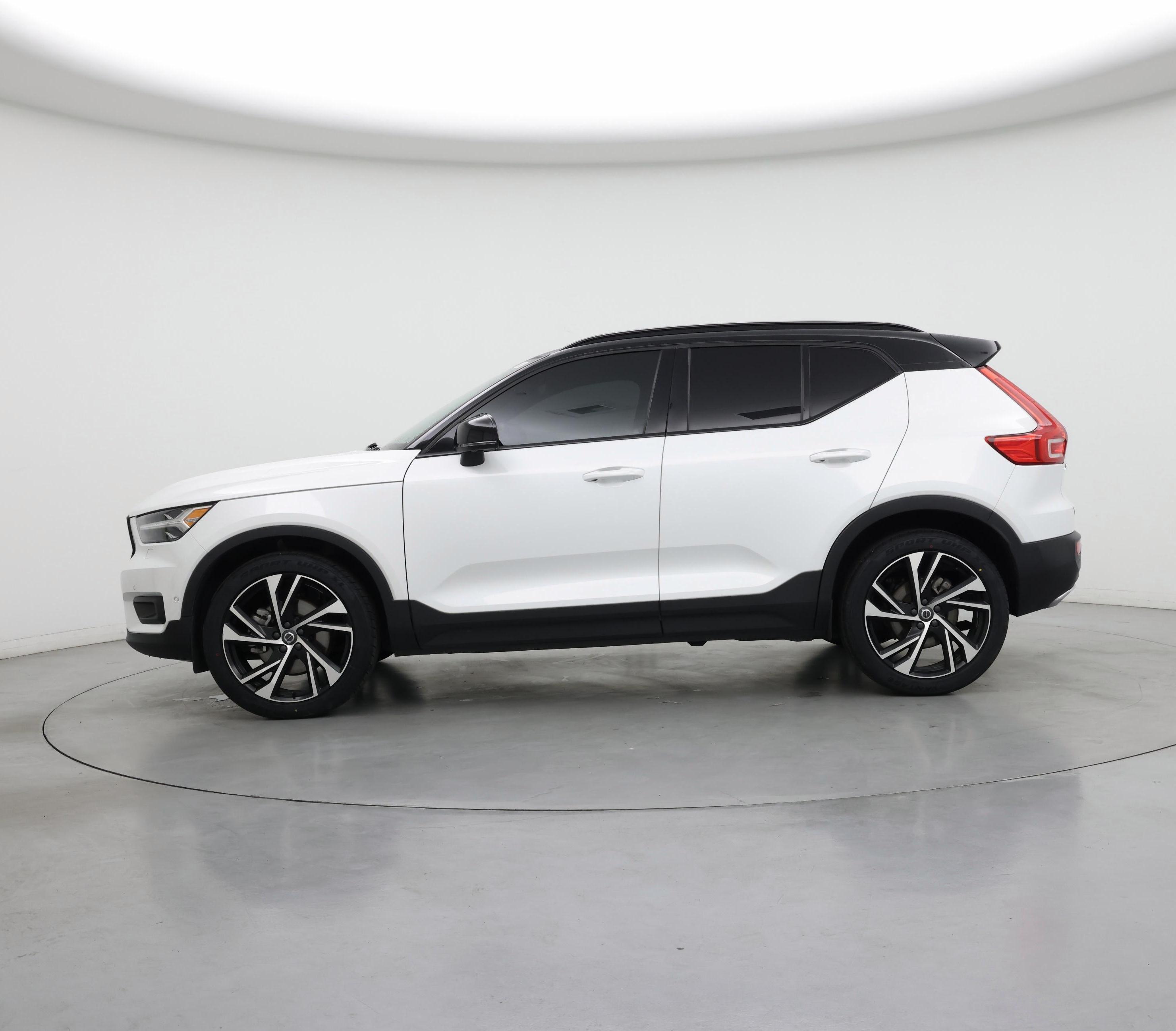 Thumbnail: 2020 Volvo XC40 - 3