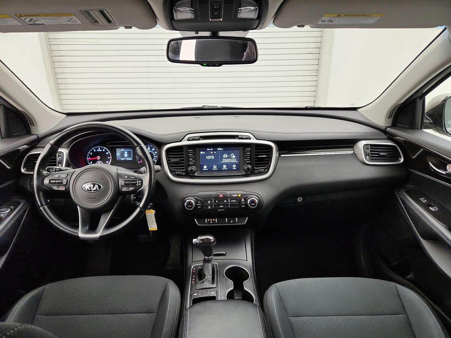 Thumbnail: 2017 Kia Sorento - 9