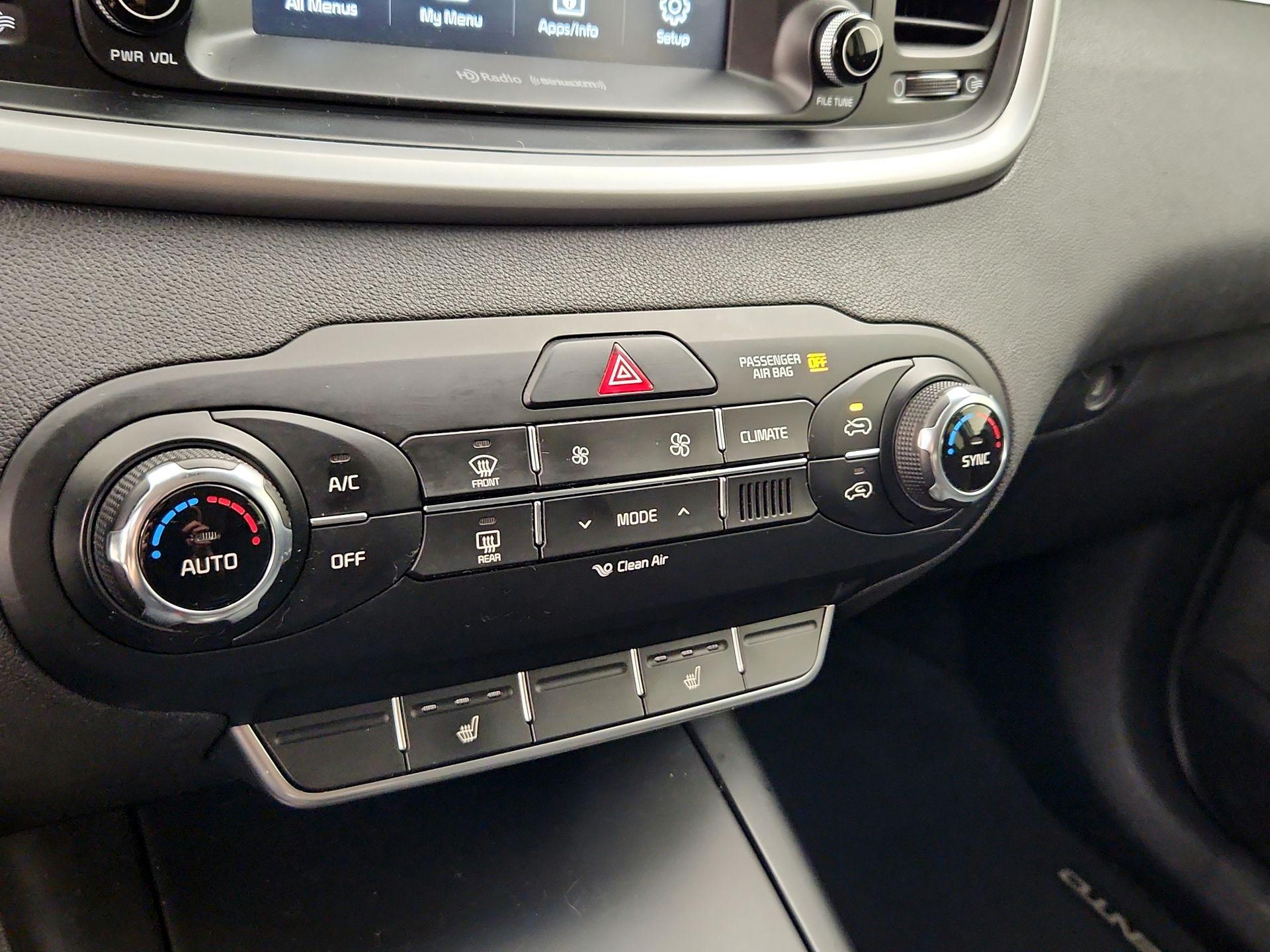 Thumbnail: 2017 Kia Sorento - 16