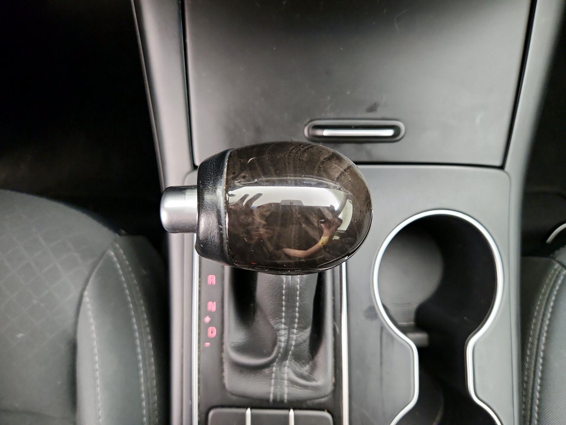 Thumbnail: 2017 Kia Sorento - 17