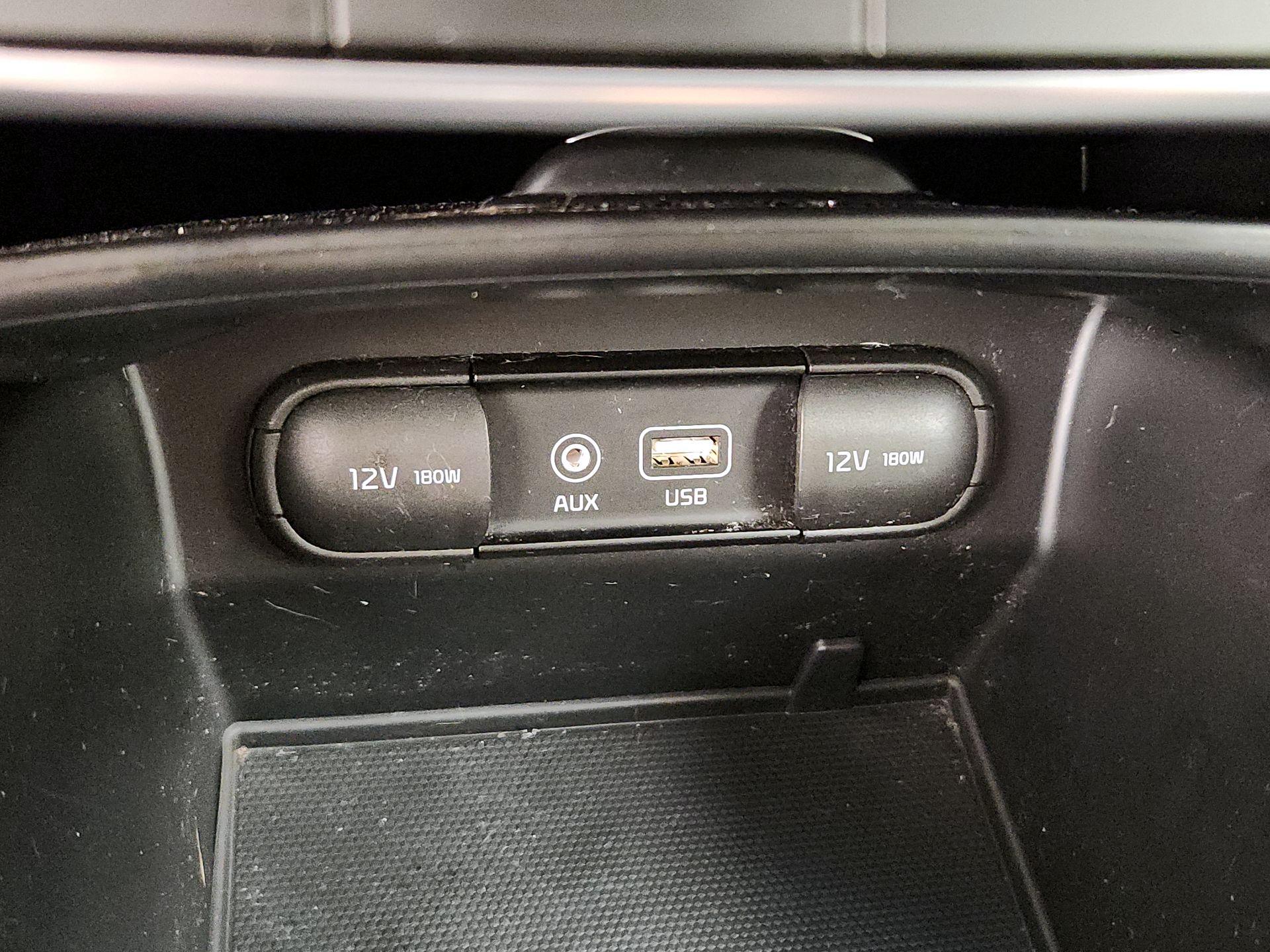 Thumbnail: 2017 Kia Sorento - 18