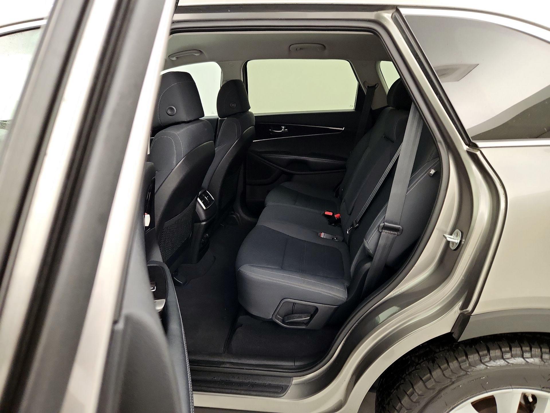 Thumbnail: 2017 Kia Sorento - 19