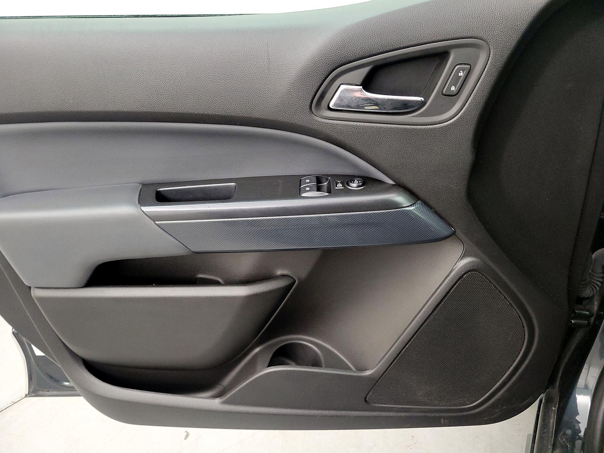 Thumbnail: 2018 Chevrolet Colorado - 12