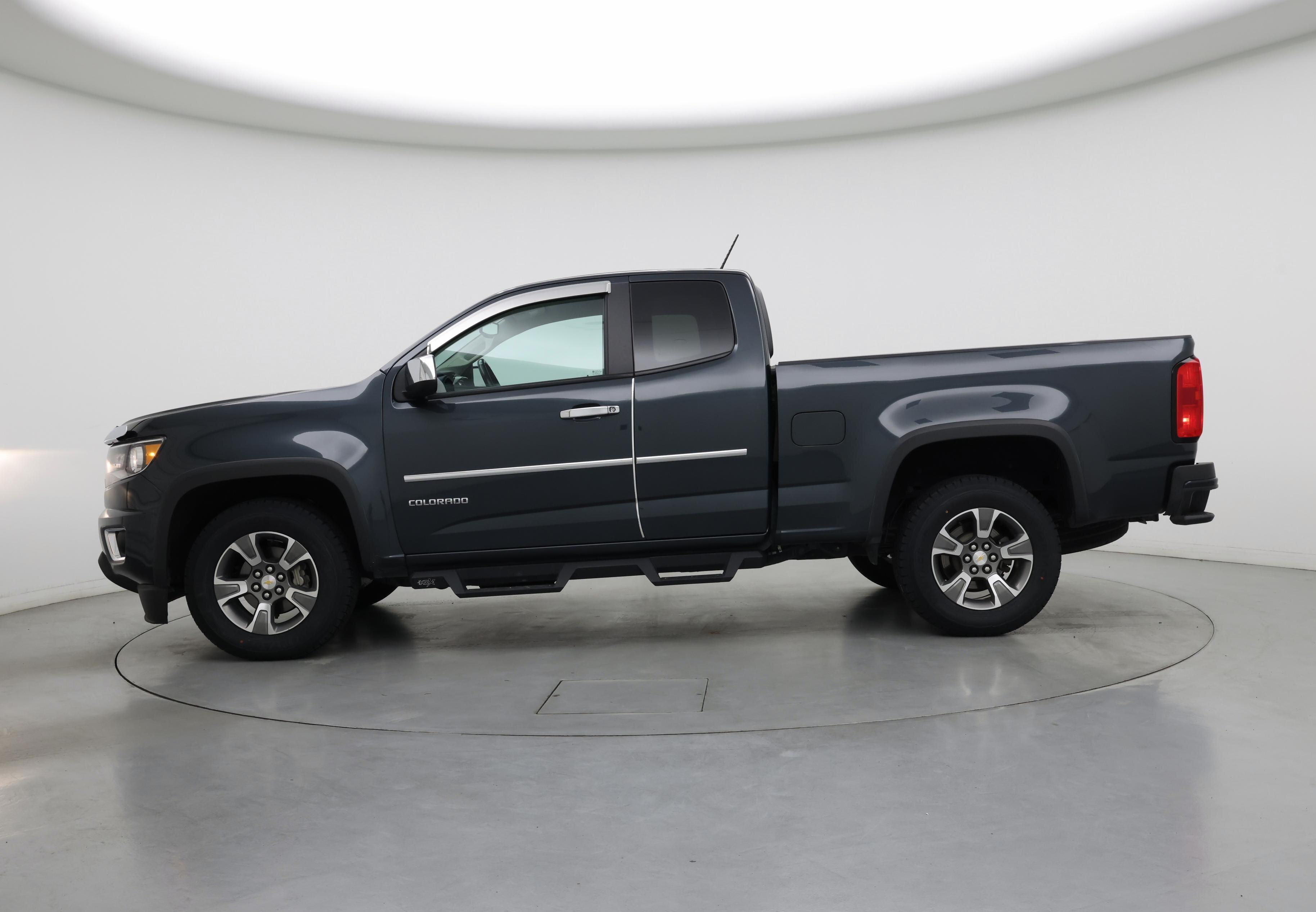 Thumbnail: 2018 Chevrolet Colorado - 3