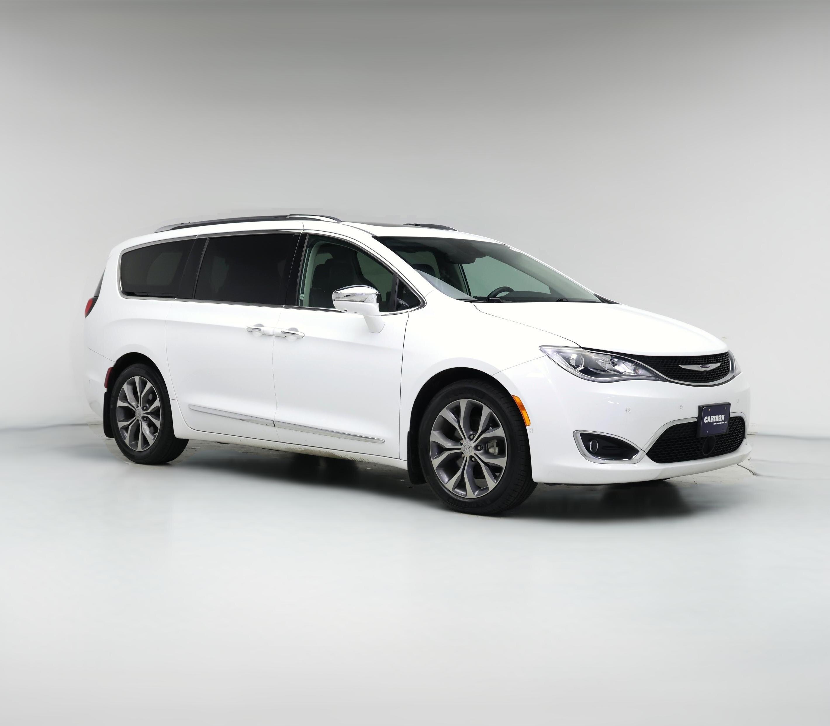 Thumbnail: 2017 Chrysler Pacifica - 1