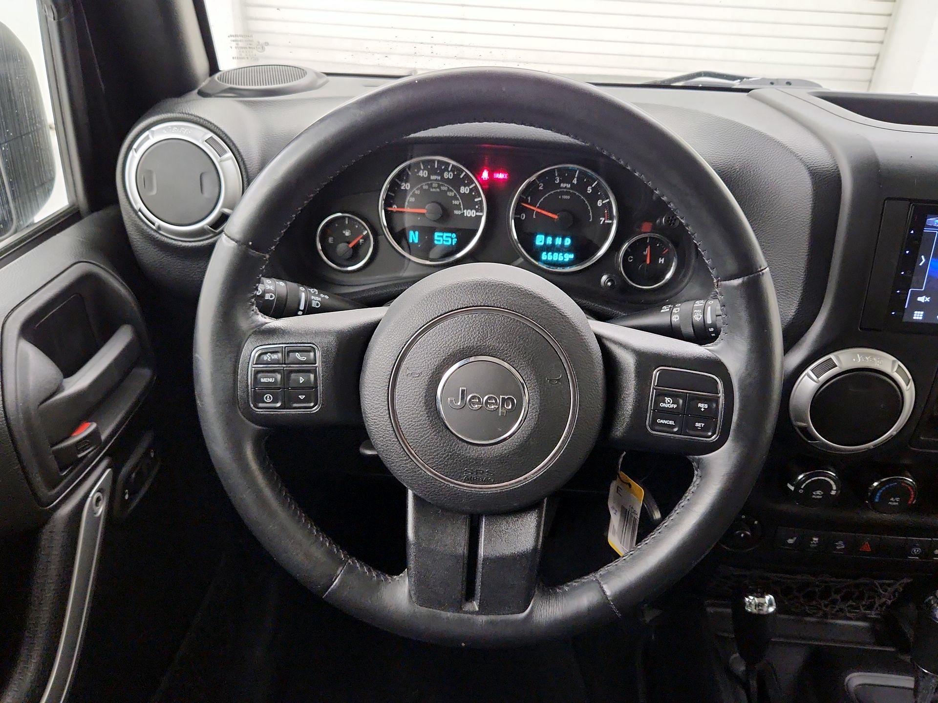 Thumbnail: 2016 Jeep Wrangler - 10