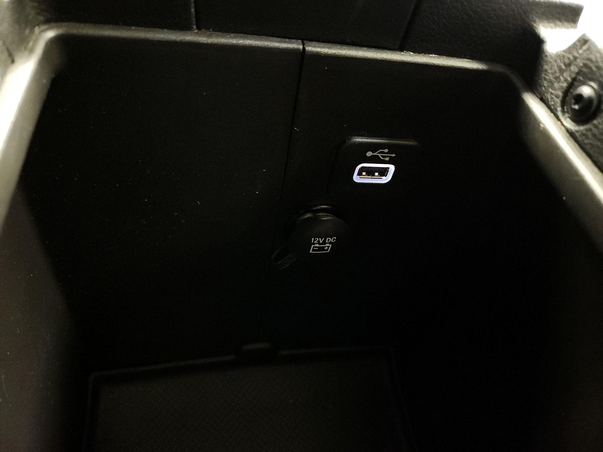 Thumbnail: 2016 Jeep Wrangler - 16