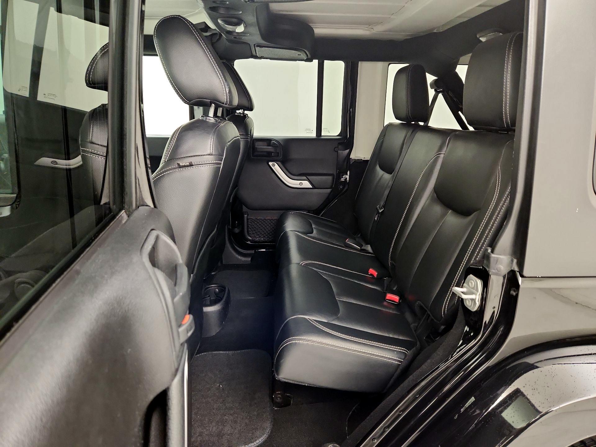 Thumbnail: 2016 Jeep Wrangler - 17