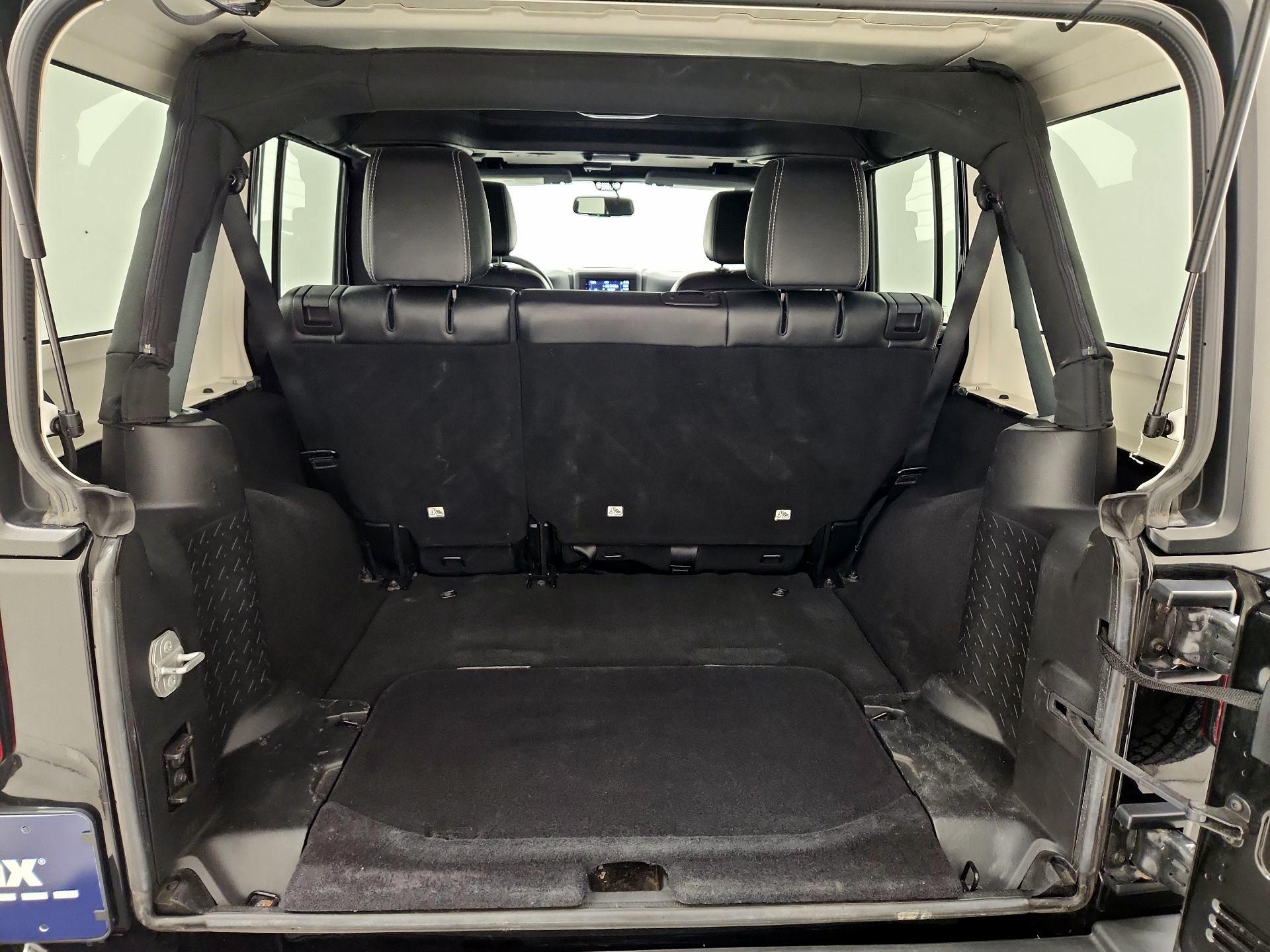 Thumbnail: 2016 Jeep Wrangler - 18