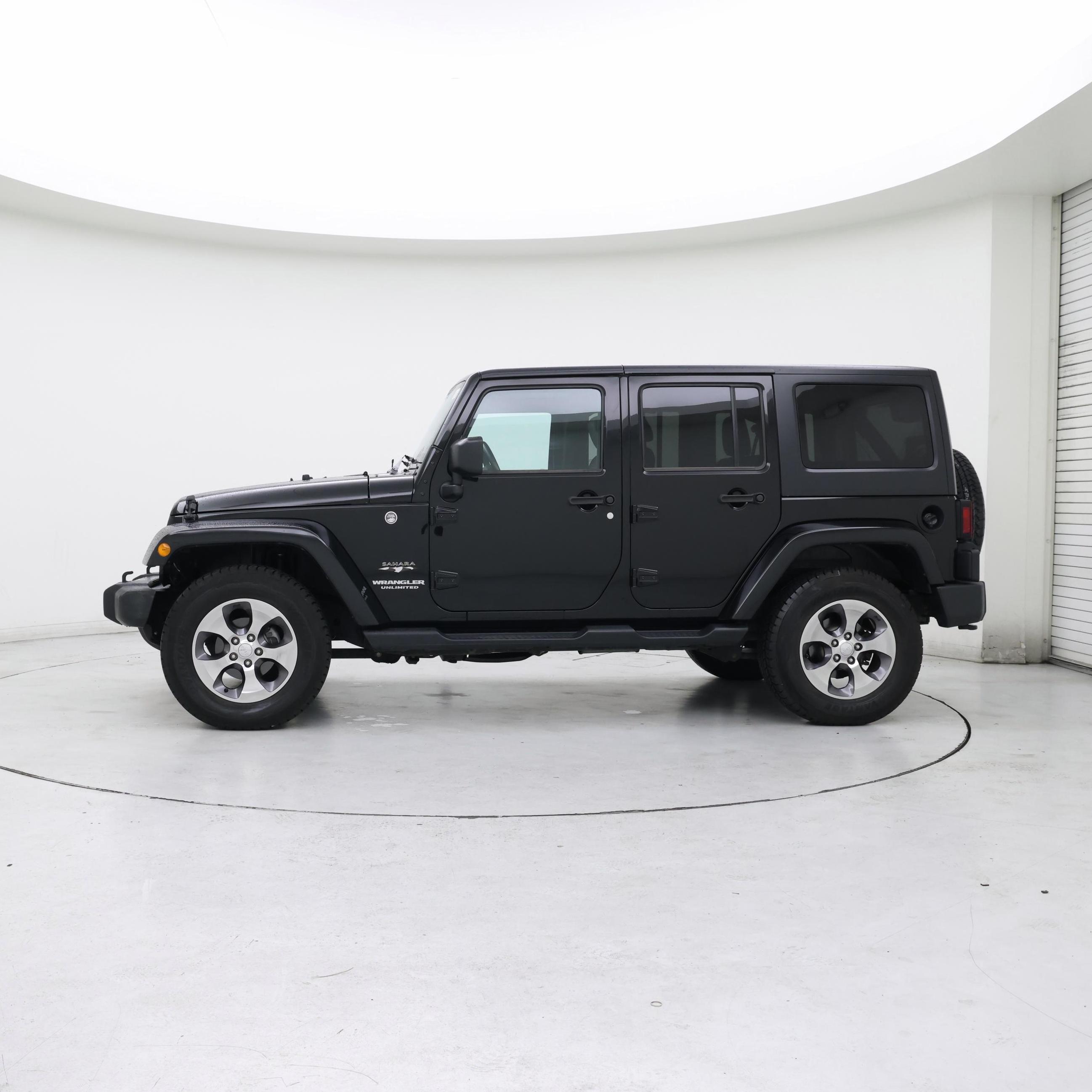 Thumbnail: 2016 Jeep Wrangler - 3