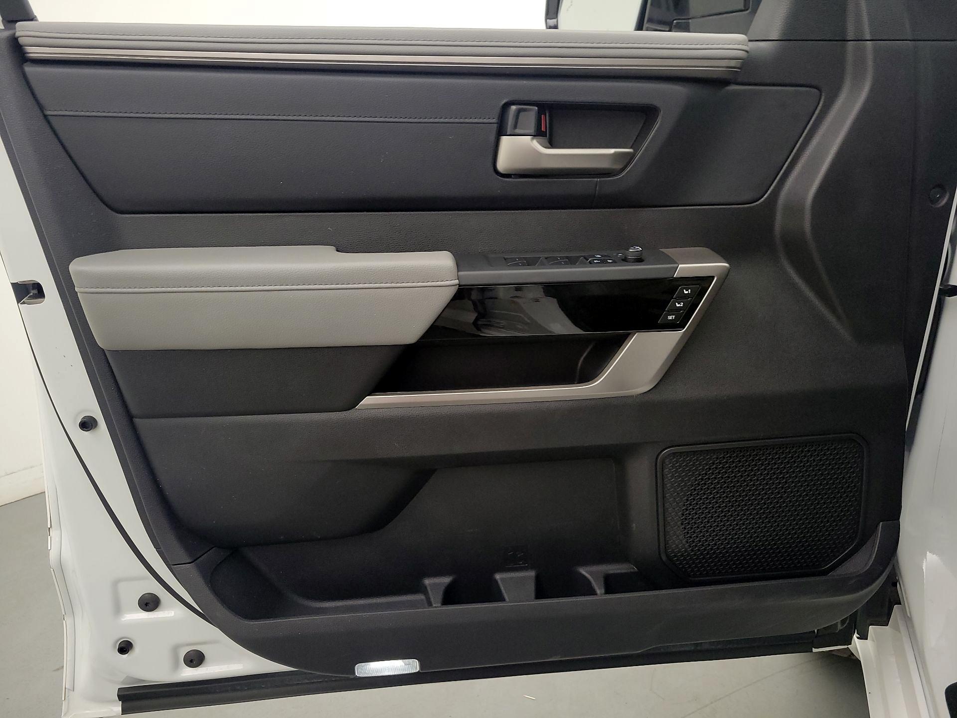 Thumbnail: 2022 Toyota Tundra - 12