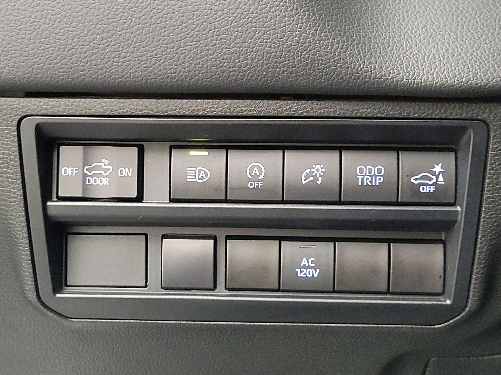 Thumbnail: 2022 Toyota Tundra - 13