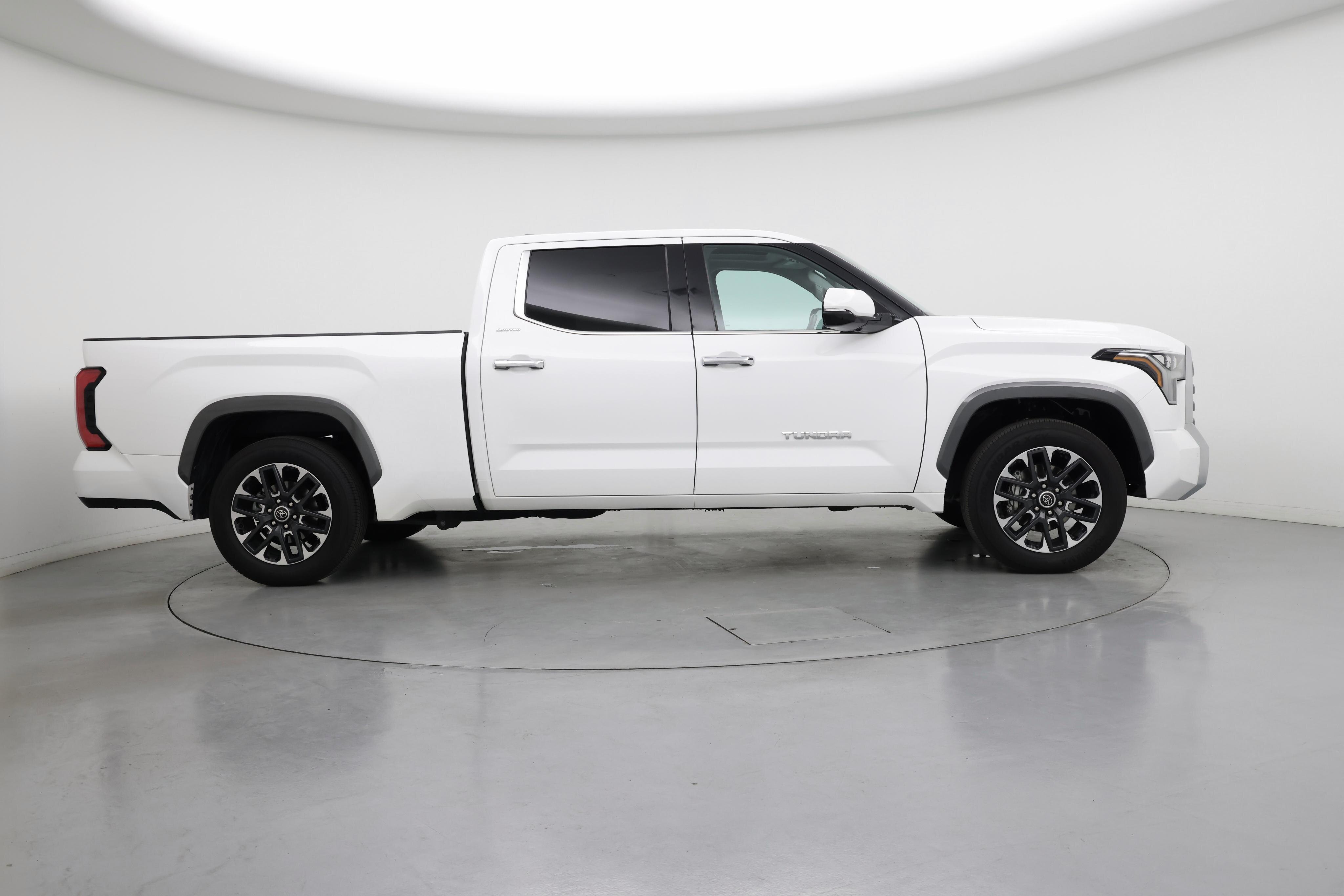 Thumbnail: 2022 Toyota Tundra - 7