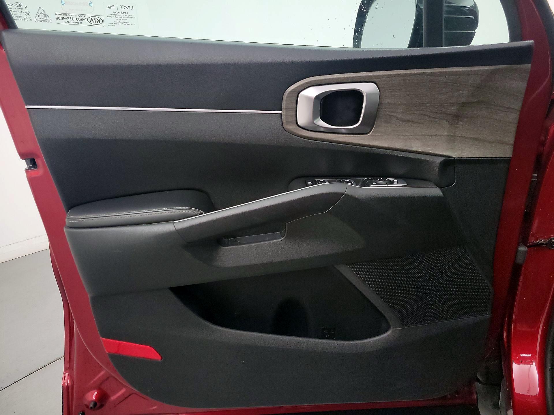 Thumbnail: 2021 Kia Sorento - 12