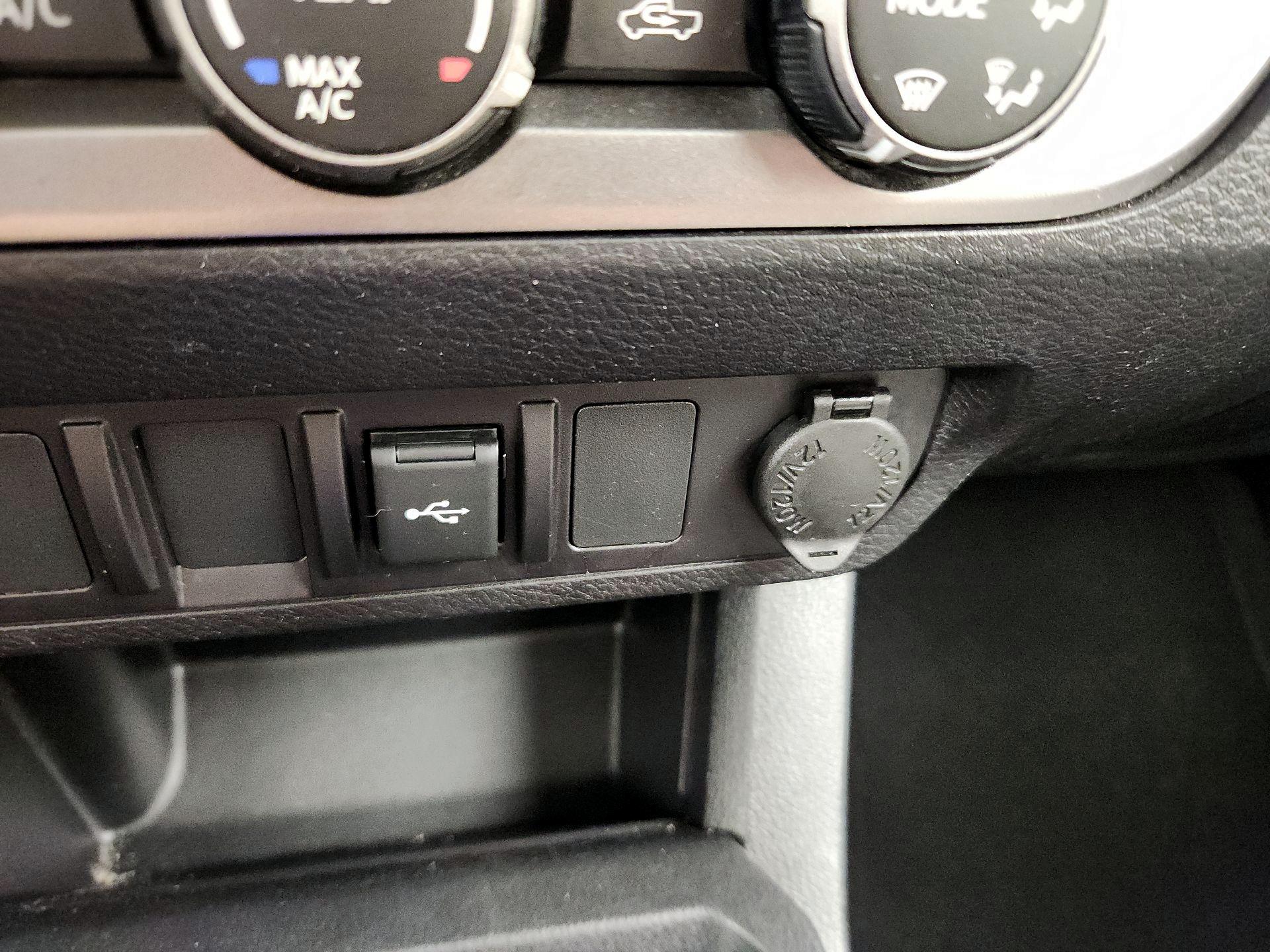 Thumbnail: 2022 Toyota Tacoma - 18