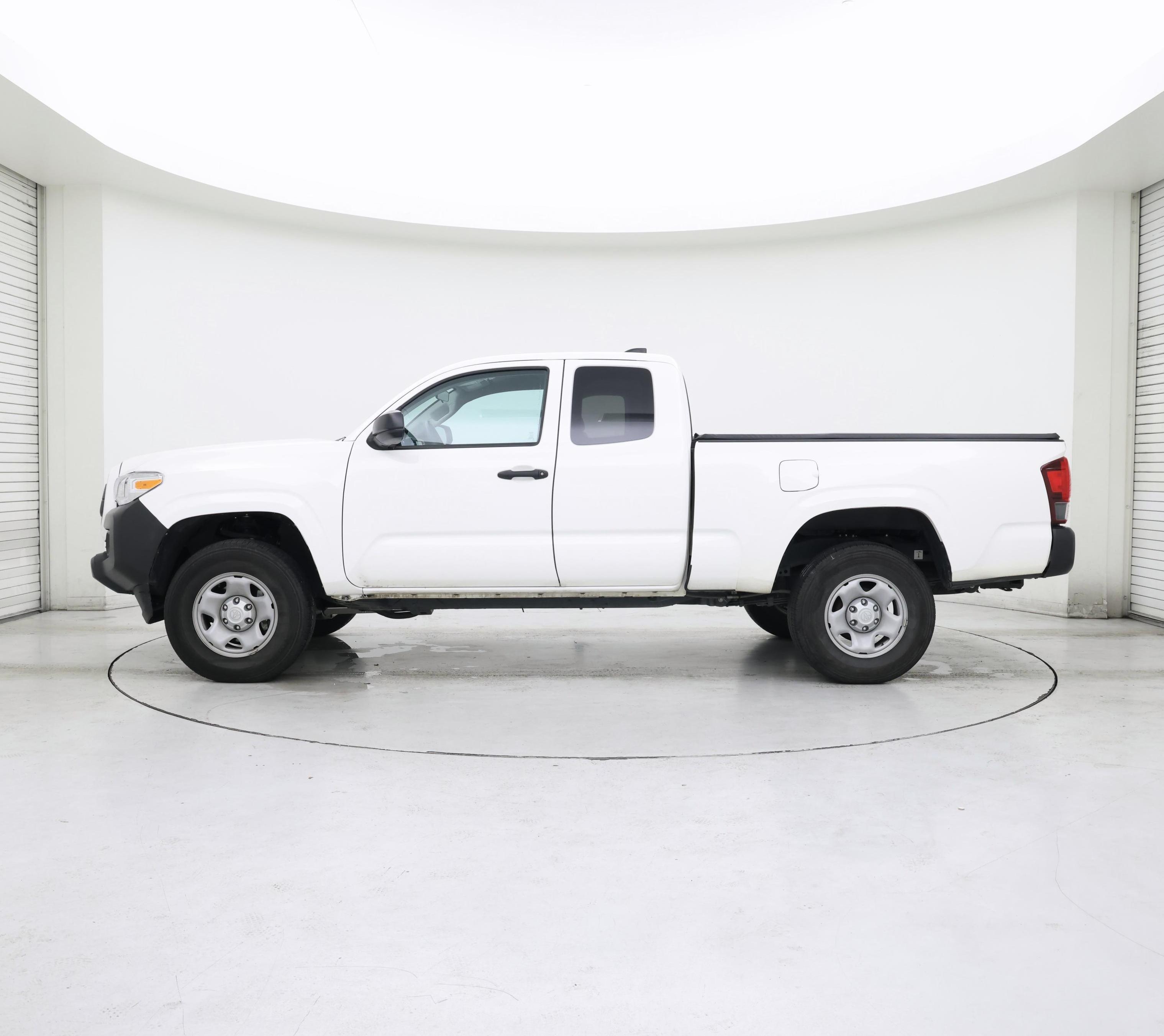 Thumbnail: 2022 Toyota Tacoma - 3