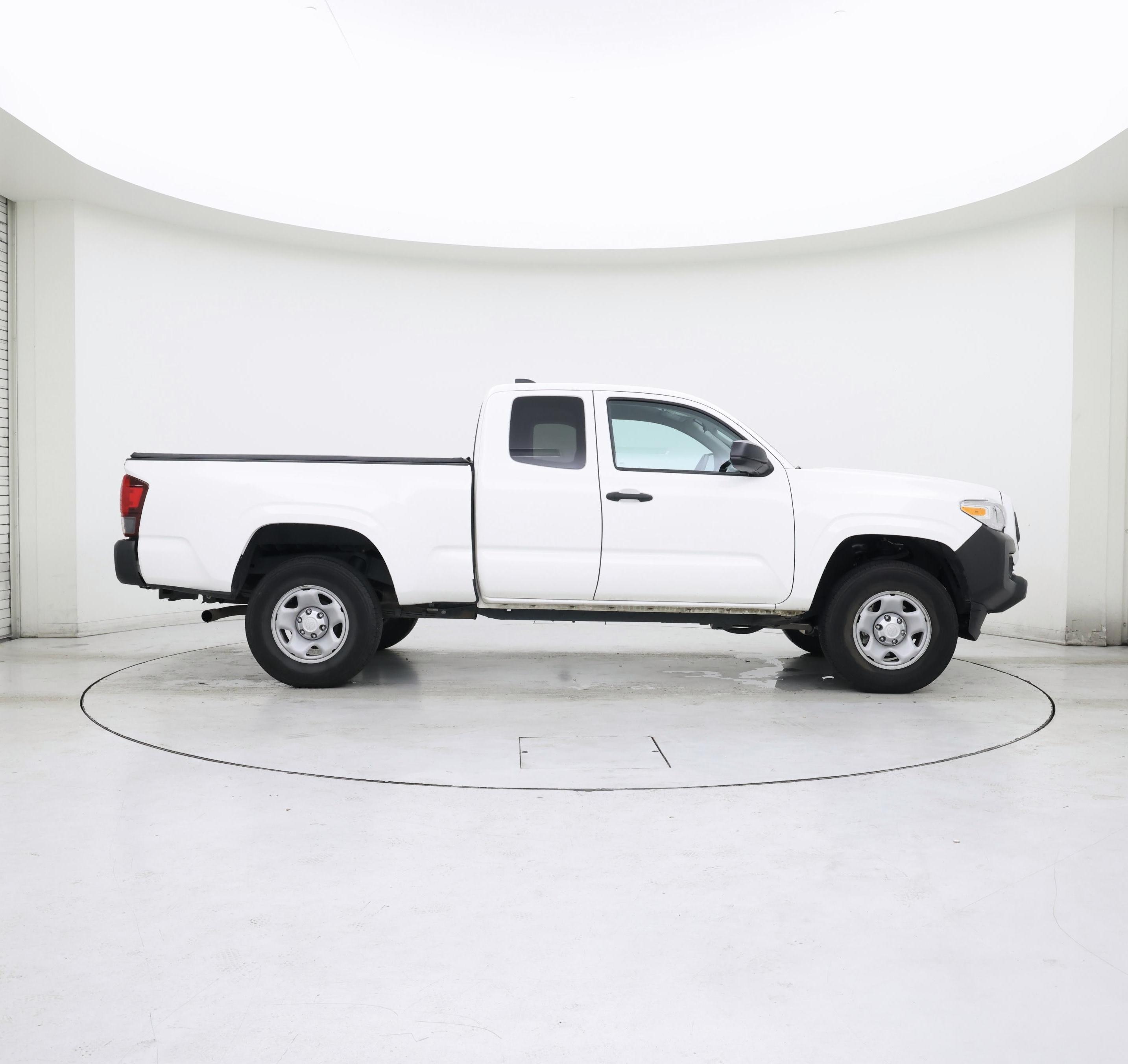 Thumbnail: 2022 Toyota Tacoma - 7