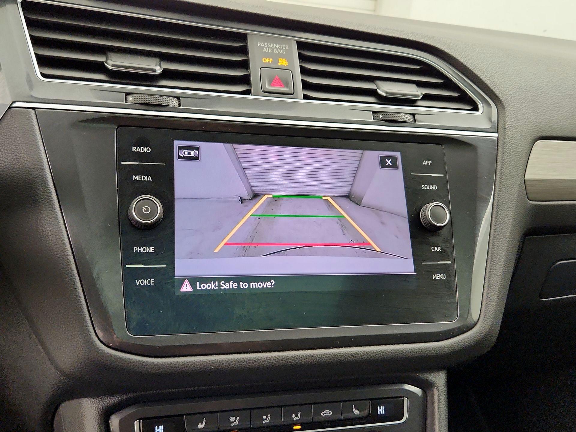 Thumbnail: 2021 Volkswagen Tiguan - 14