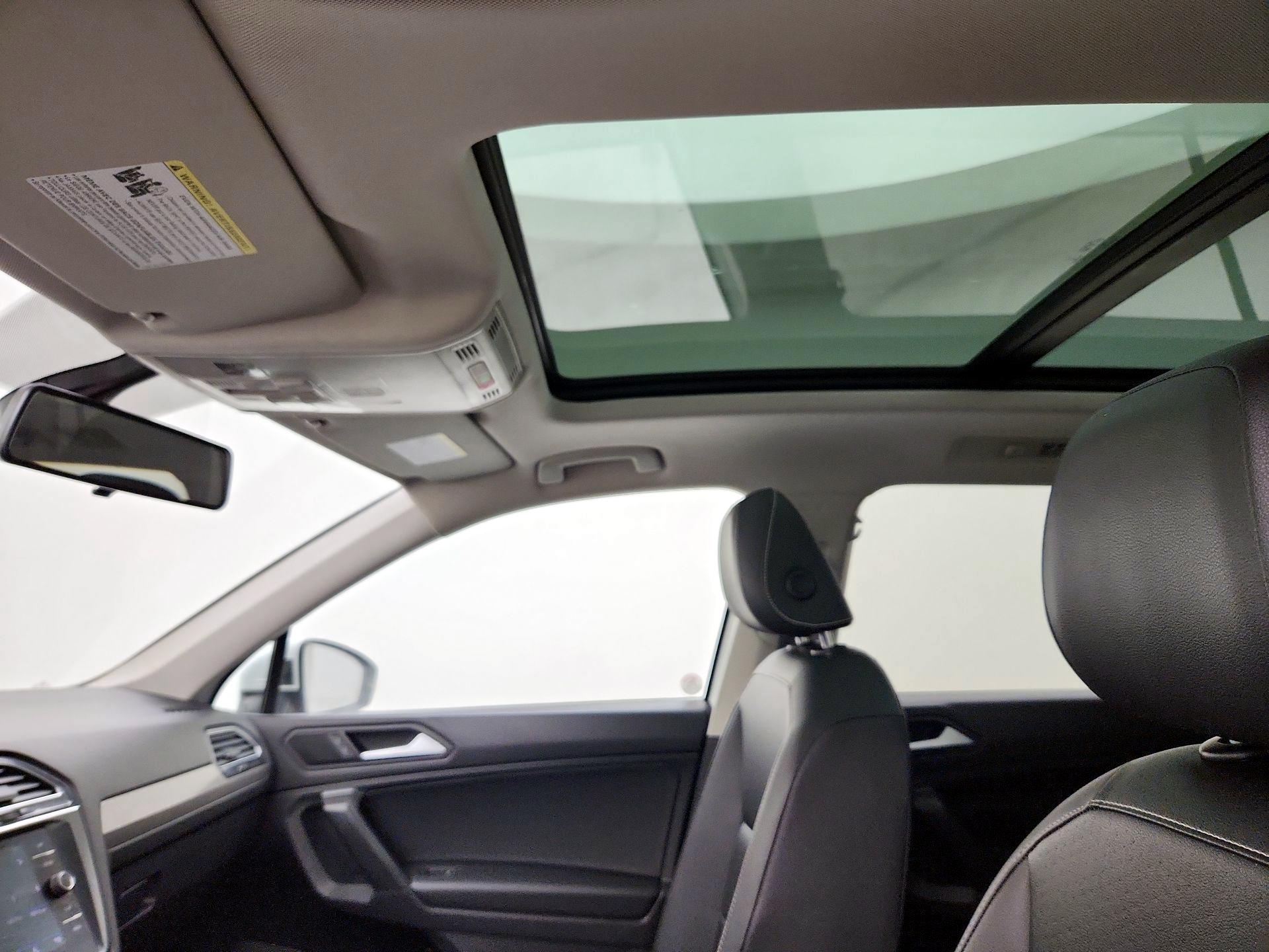 Thumbnail: 2021 Volkswagen Tiguan - 19