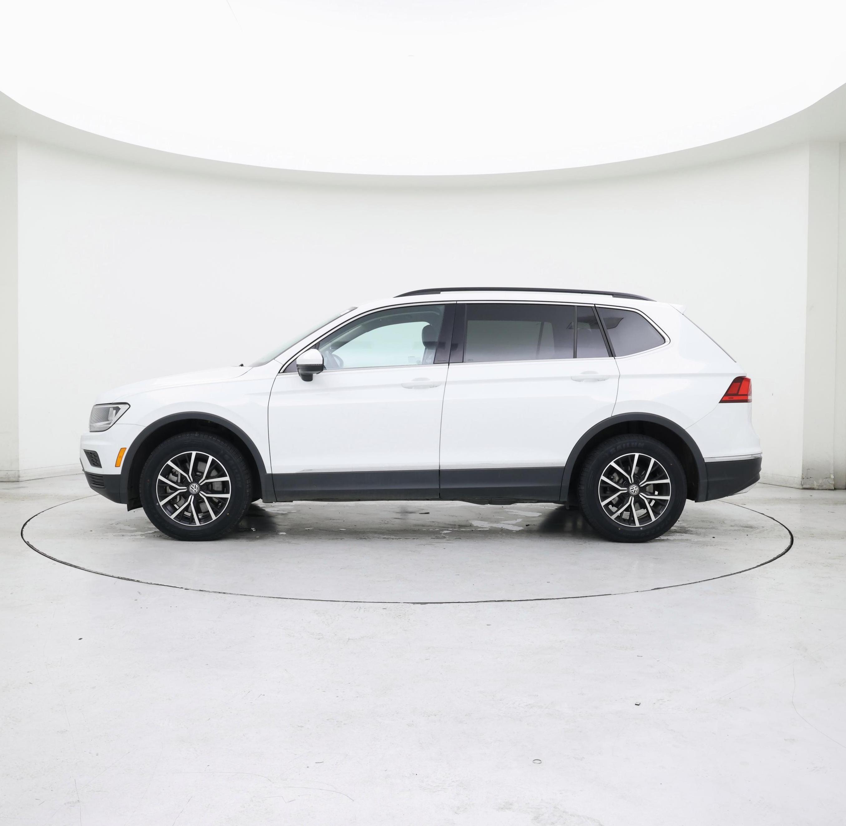 Thumbnail: 2021 Volkswagen Tiguan - 3